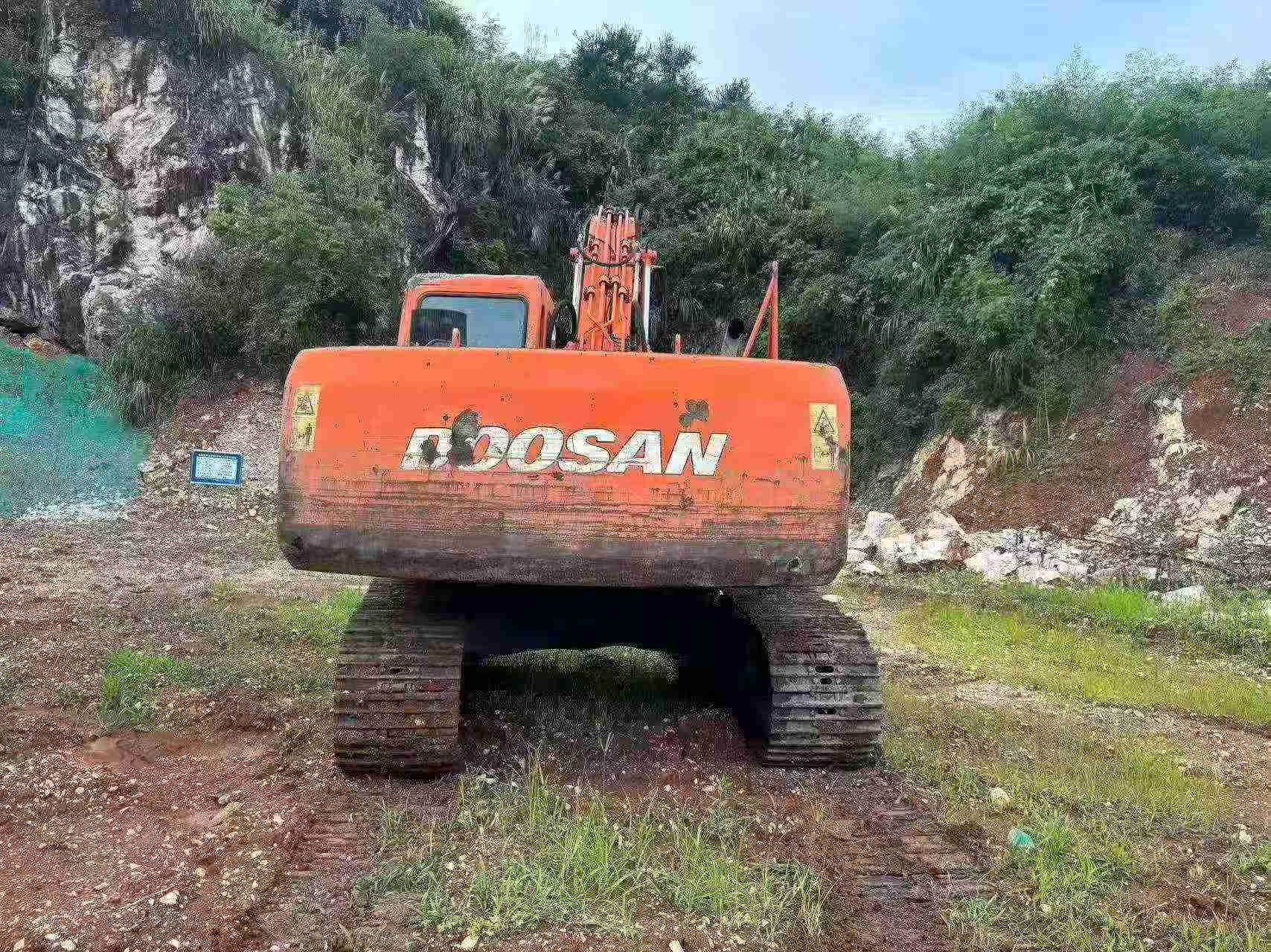 Buy Doosan DH215-7 Used Excavator / 1