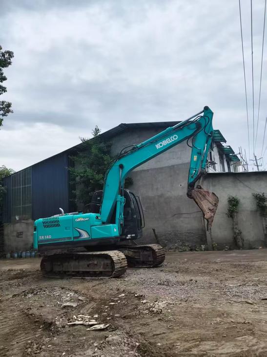 Buy Kobelco SK130 Used Excavator / 1