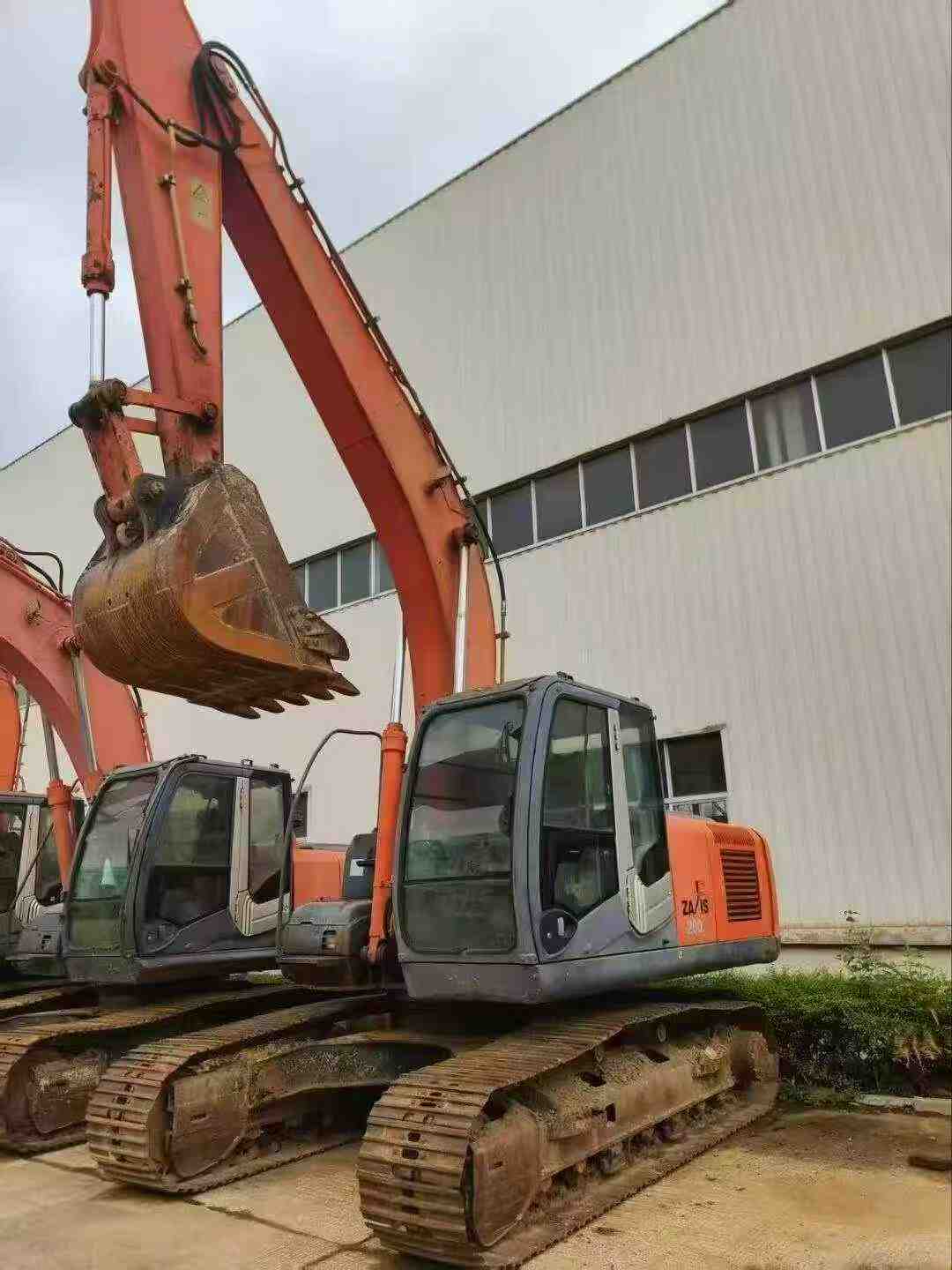 Buy Hitachi EX200-3 Used Excavator / 3 Buy Hitachi EX200-3 Used Excavator / 3