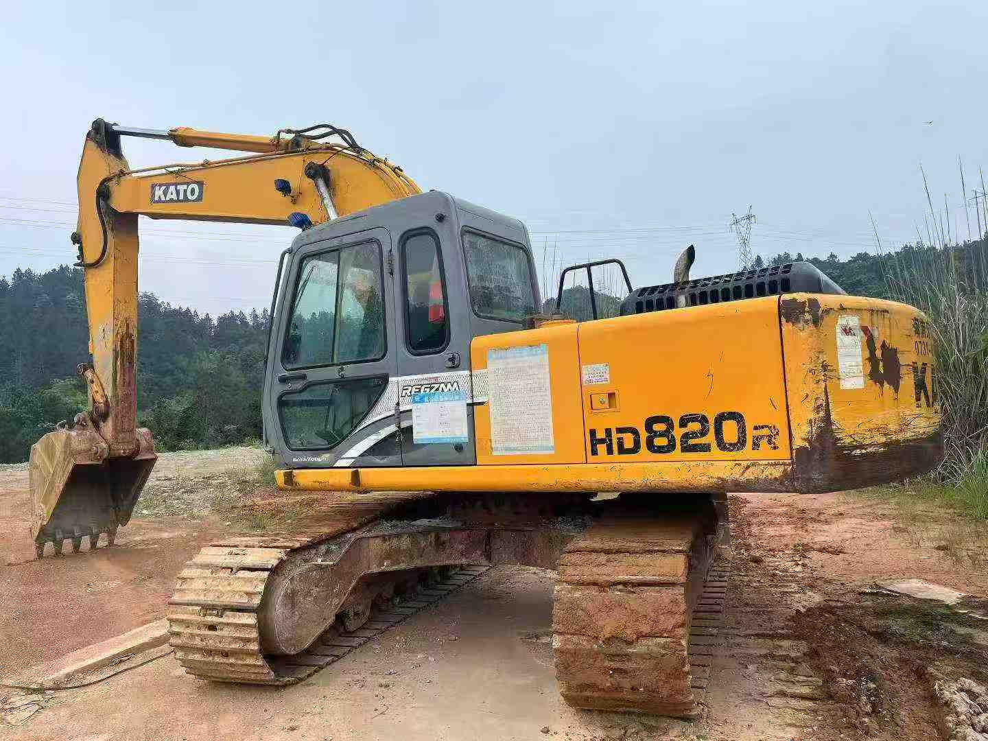 Buy Kato HD820R Used Excavator / 1
