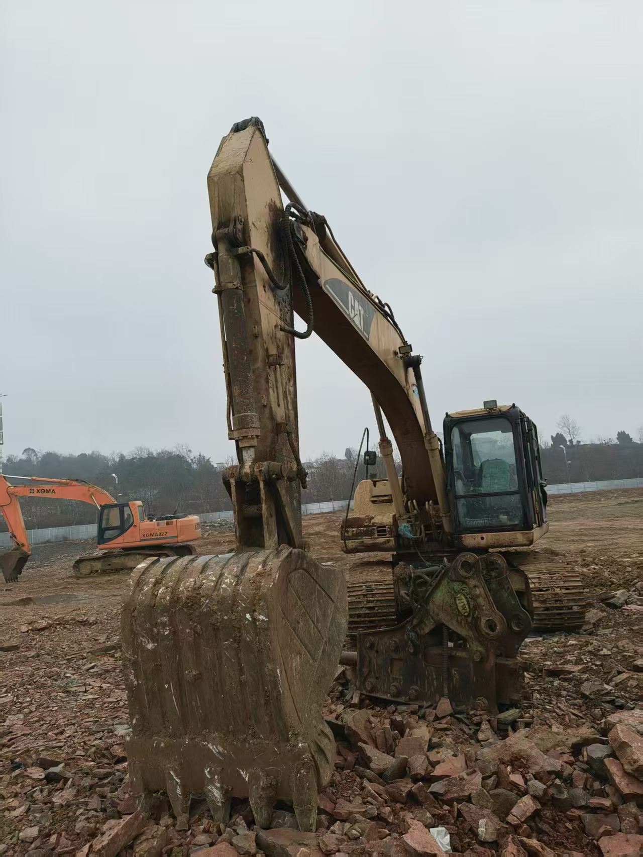 Buy Caterpillar 320D Used Excavator / 1