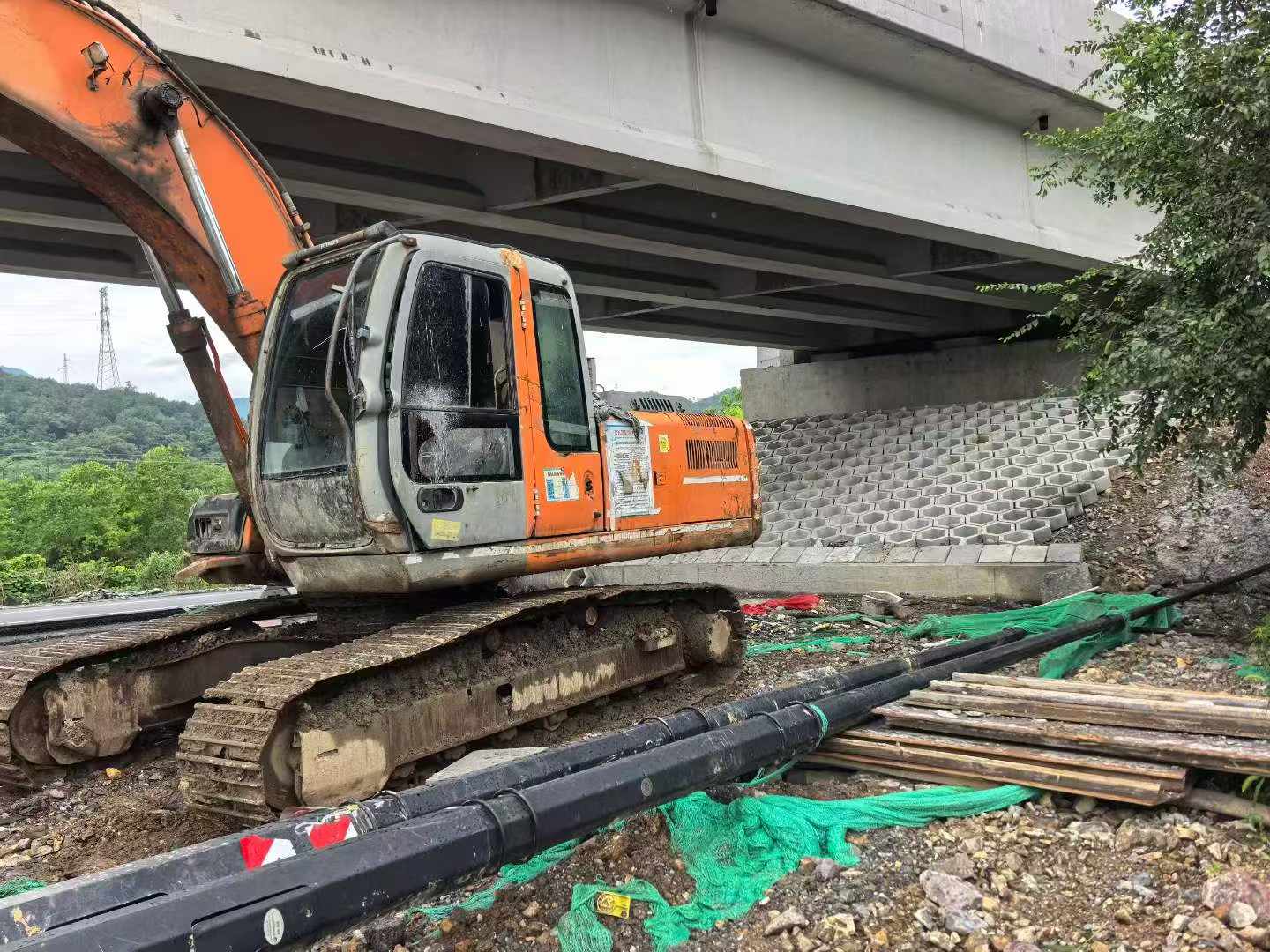 Buy Hitachi ZX200-6 Used Excavator / 2 Buy Hitachi ZX200-6 Used Excavator / 2