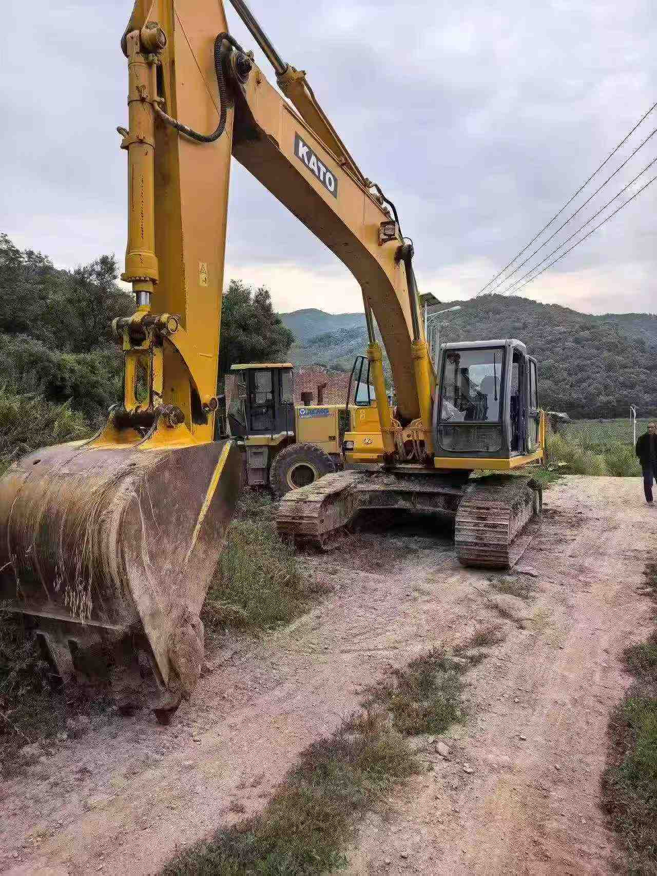 Buy Kato HD1023R Used Excavator Buy Kato HD1023R Used Excavator