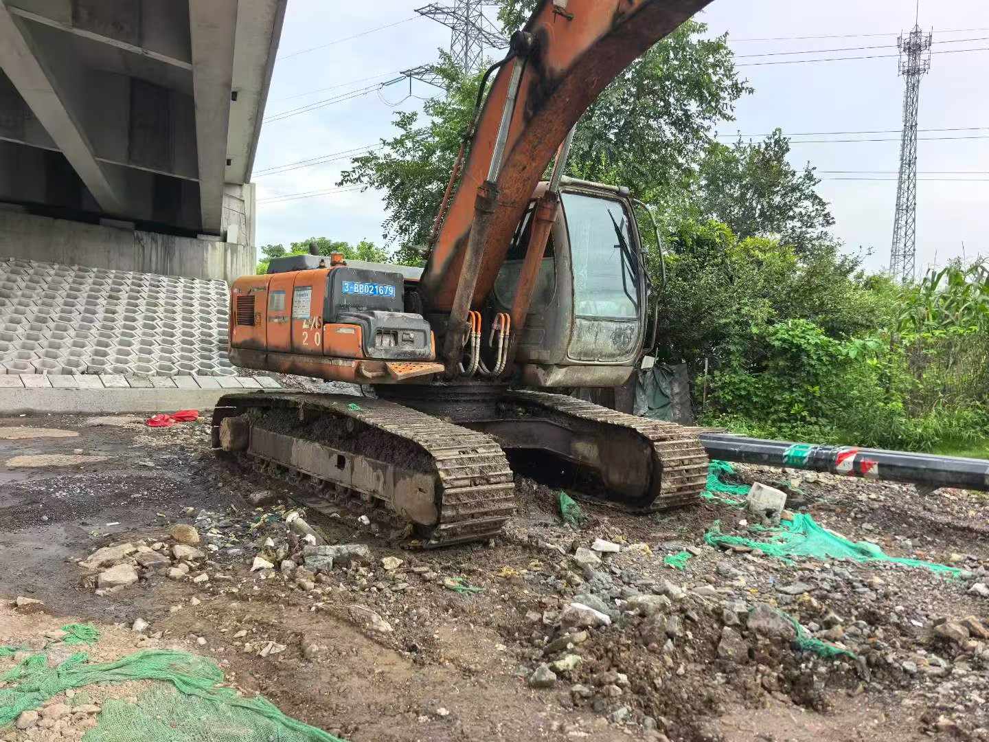 Buy Hitachi ZX200-6 Used Excavator / 1