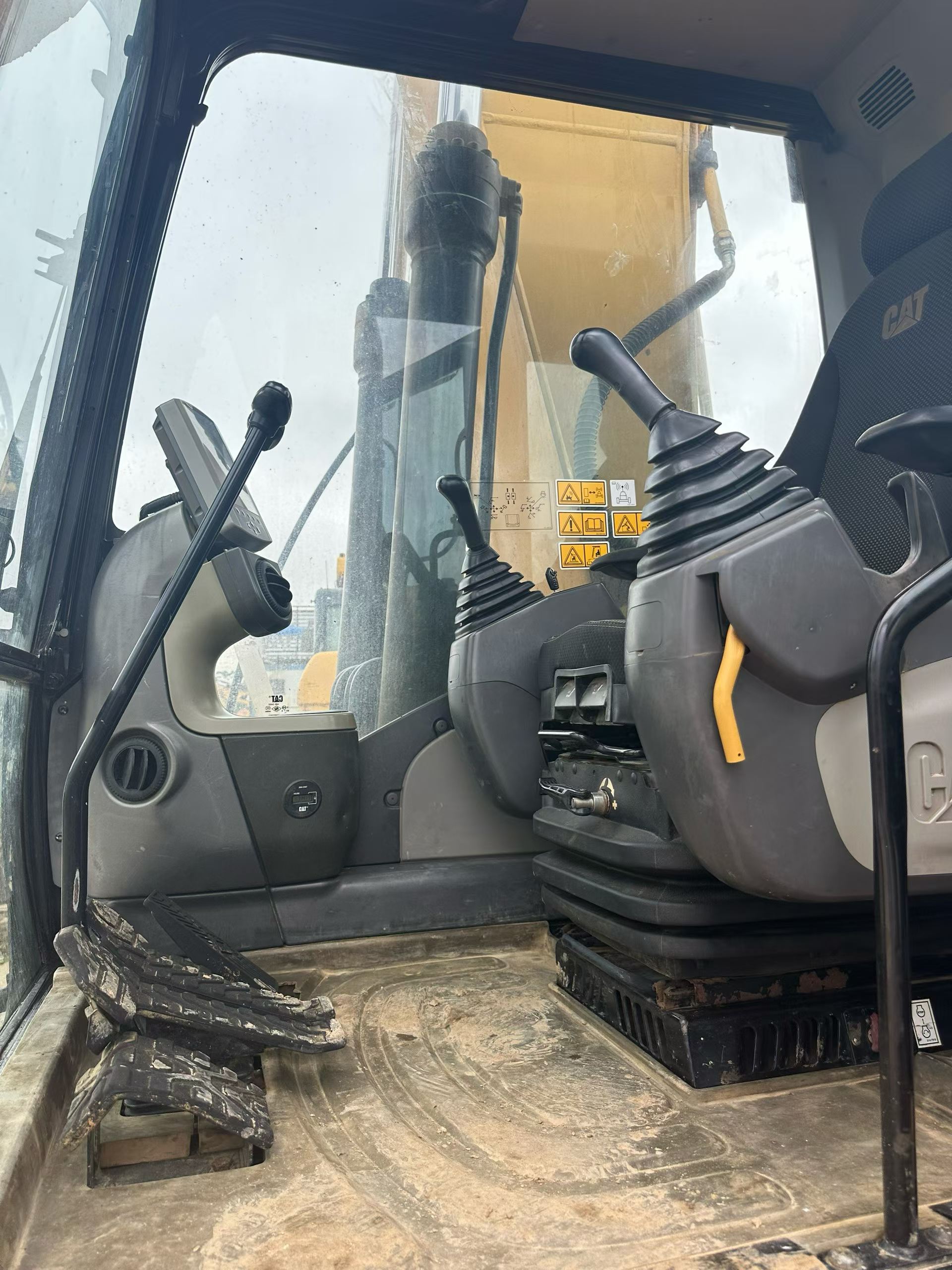 Buy Caterpillar 320D Used Excavator / 6 Buy Caterpillar 320D Used Excavator / 6