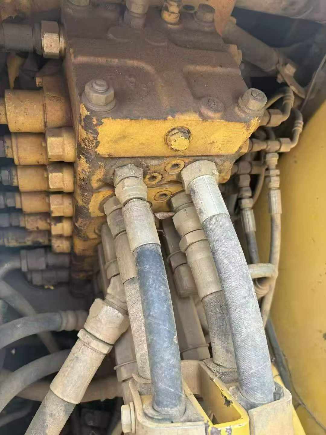 Buy Komatsu PC130 Used Excavator / 3