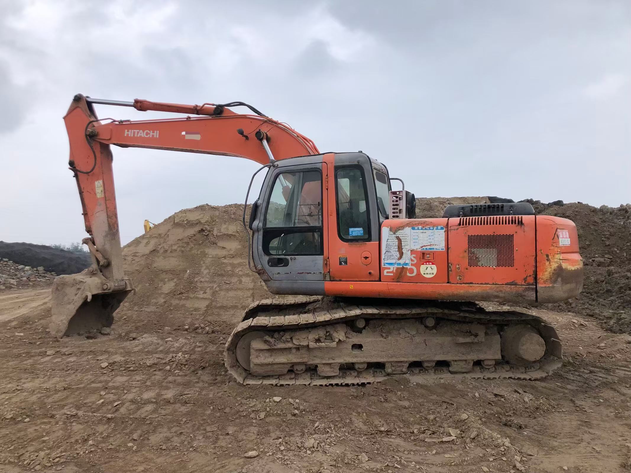 Buy Hitachi ZX200-6 Used Excavator / 1