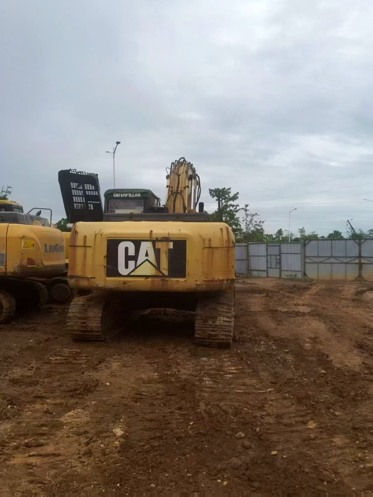Buy Caterpillar 320D Used Excavator / 8
