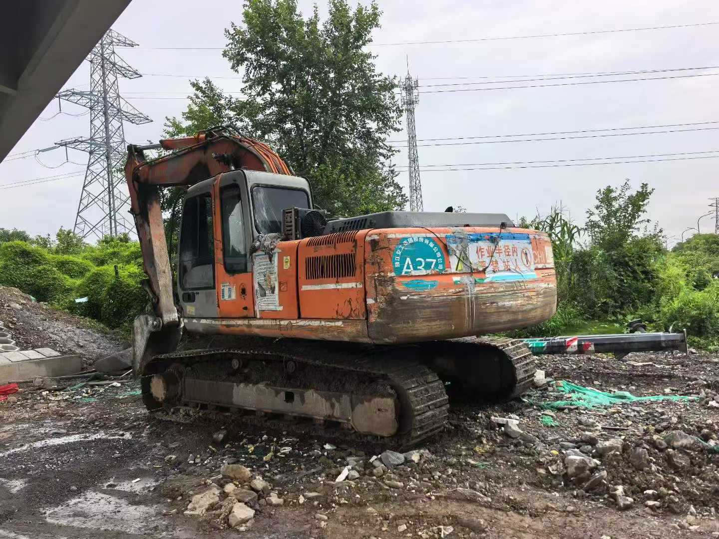 Buy Hitachi ZX200-6 Used Excavator / 3 Buy Hitachi ZX200-6 Used Excavator / 3