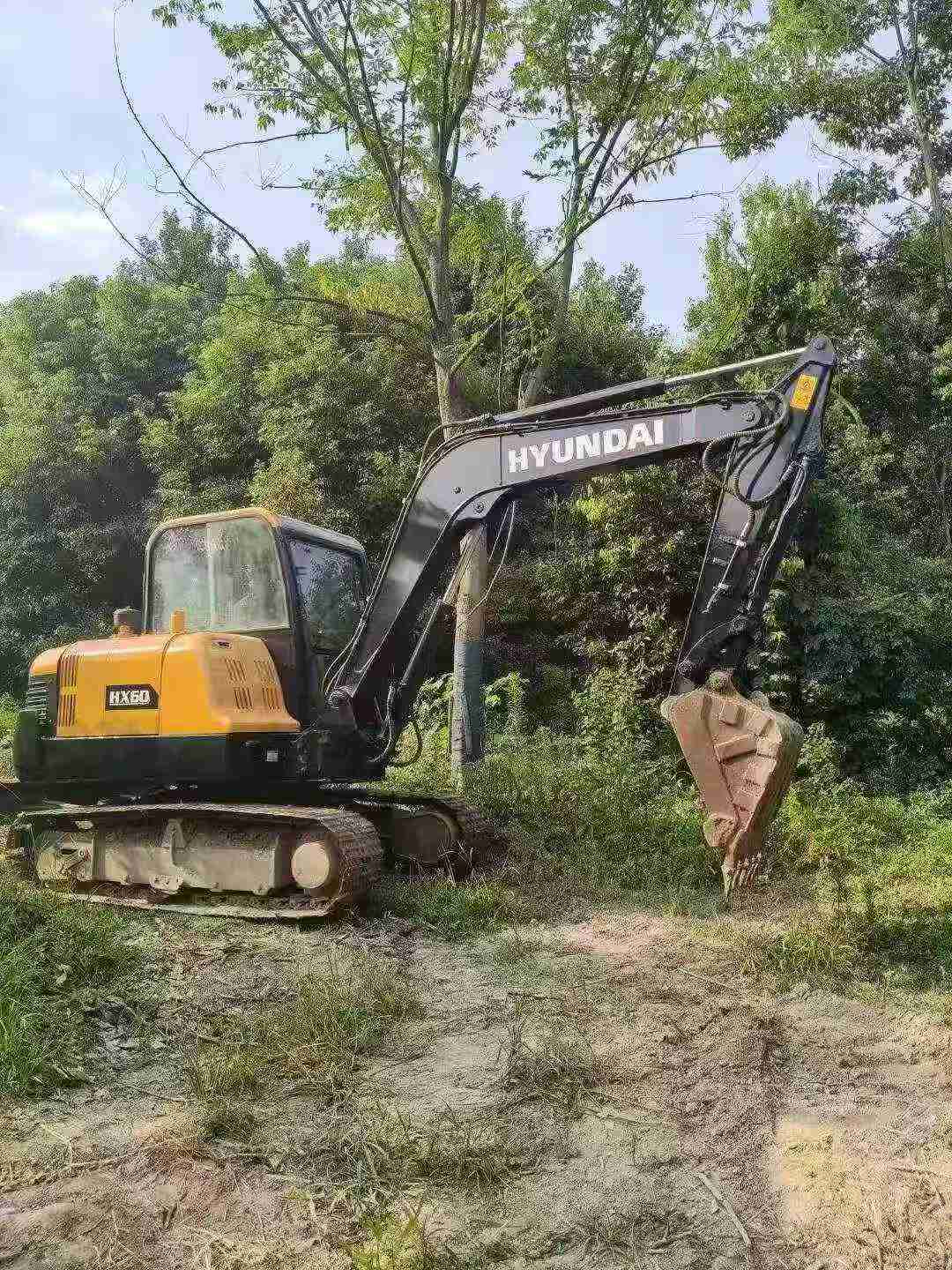 Buy Hyundai HX60 Used Excavator / 4 Buy Hyundai HX60 Used Excavator / 4