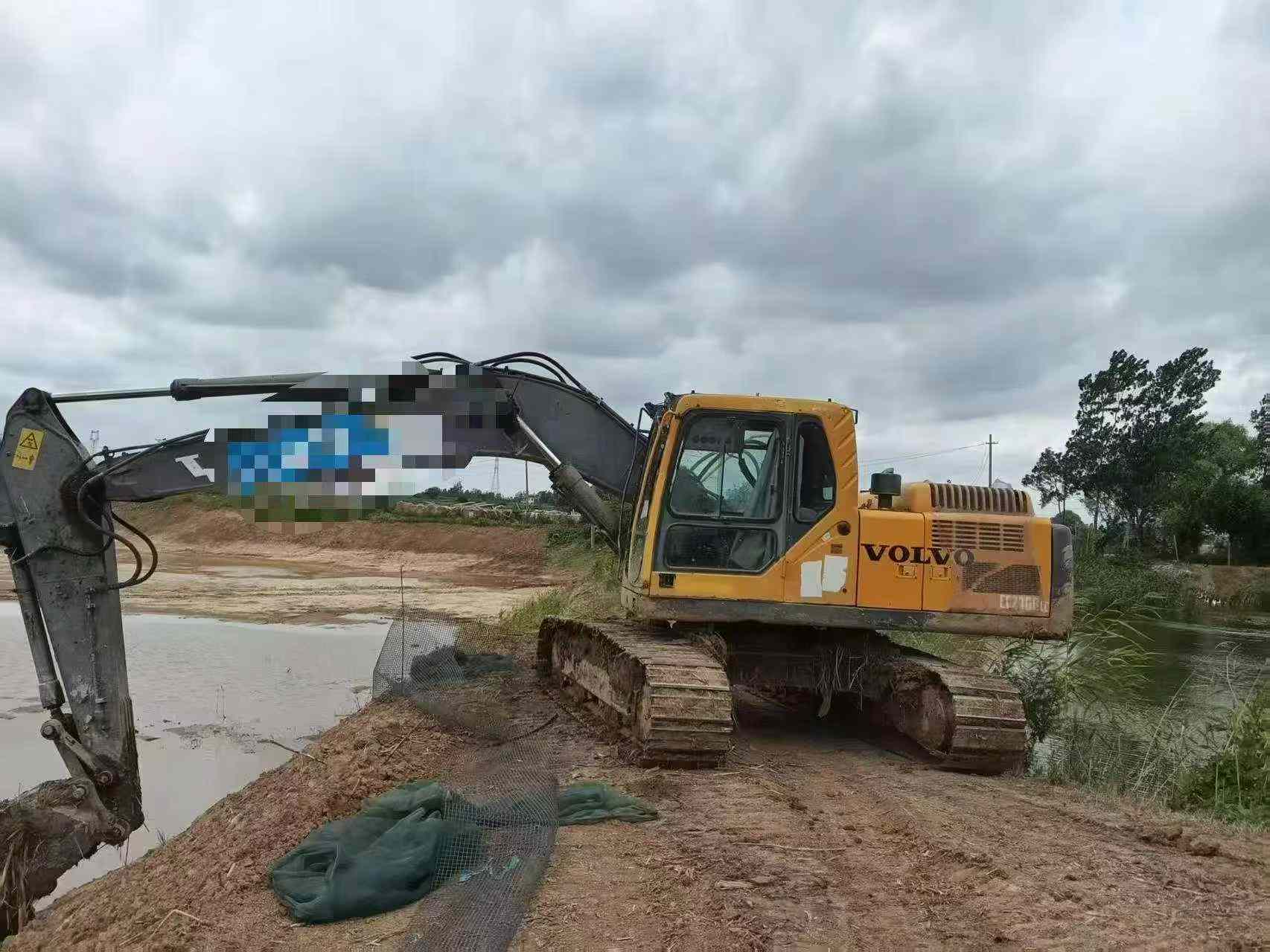 Buy Volvo EC210B Used Excavator / 5 Buy Volvo EC210B Used Excavator / 5