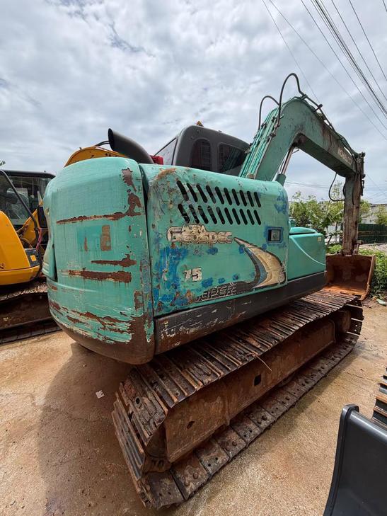 Buy Kobelco SK75 Used Excavator / 1