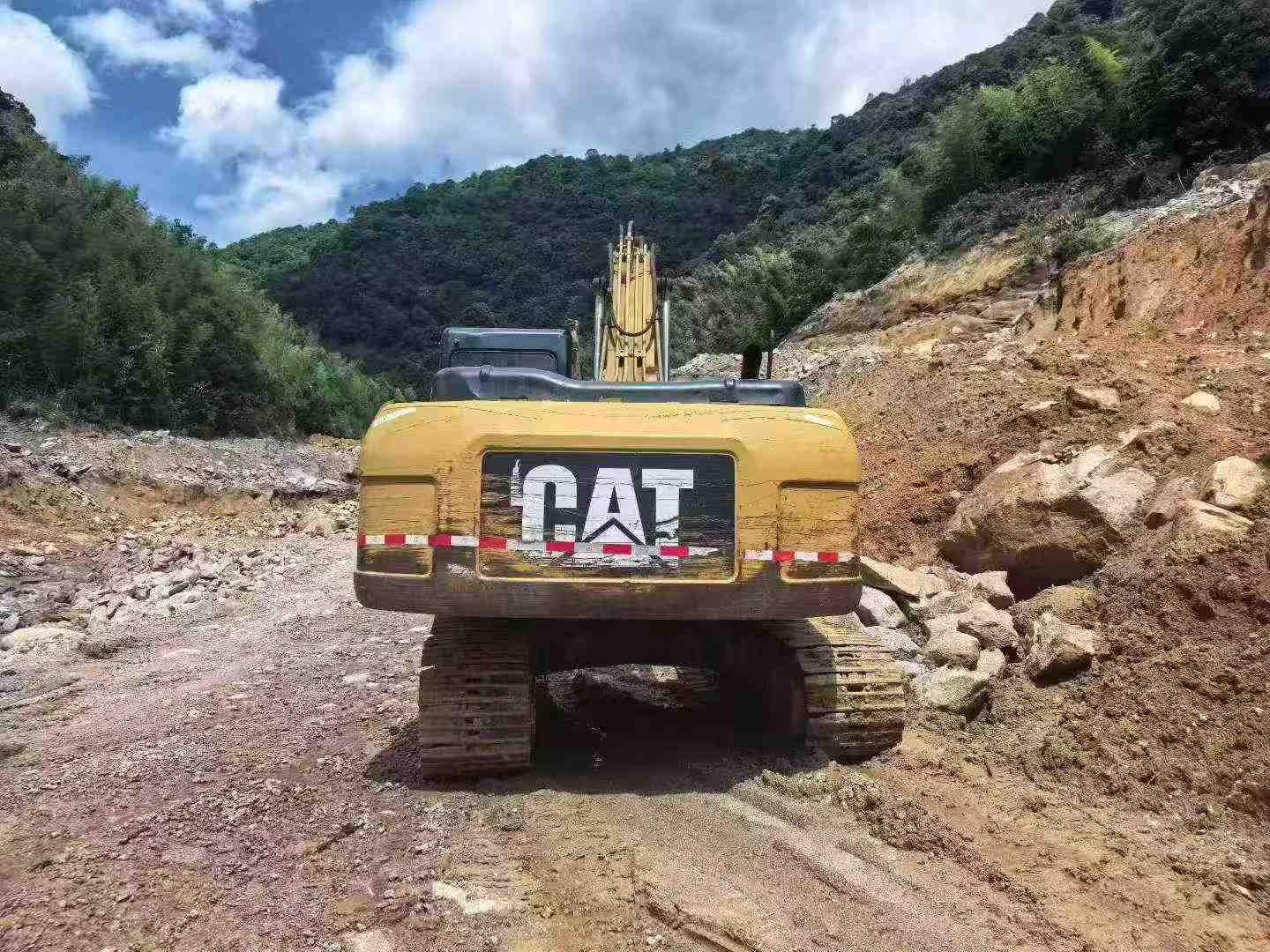 Buy Caterpillar 320D2GC Used Excavator / 2