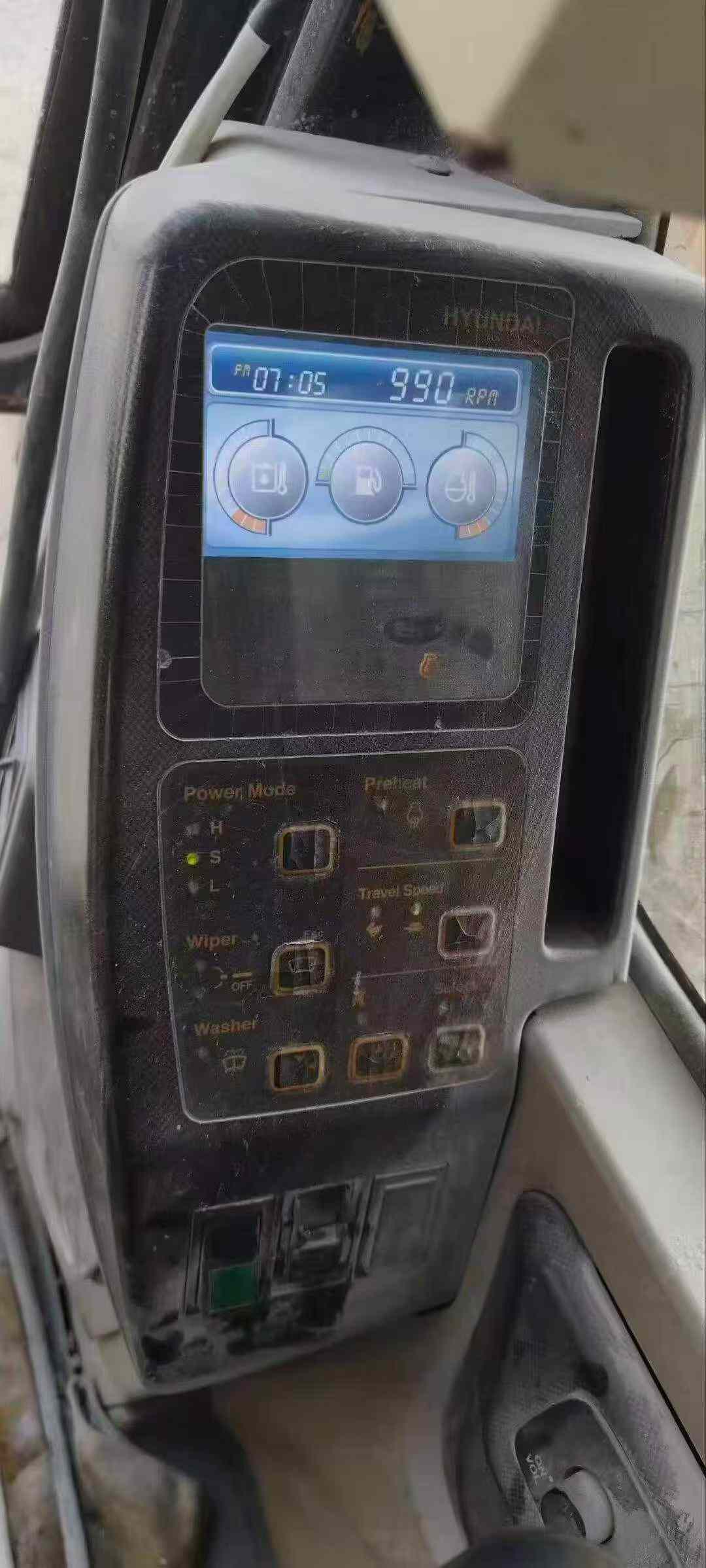 Buy Hyundai R215-7 Used Excavator / 1