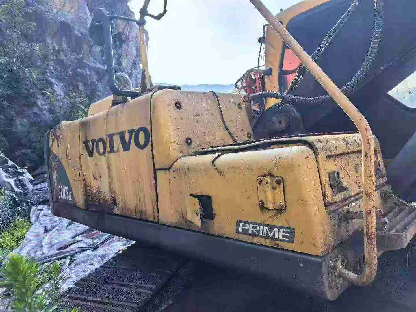 Buy Volvo EC210B Used Excavator / 3 Buy Volvo EC210B Used Excavator / 3