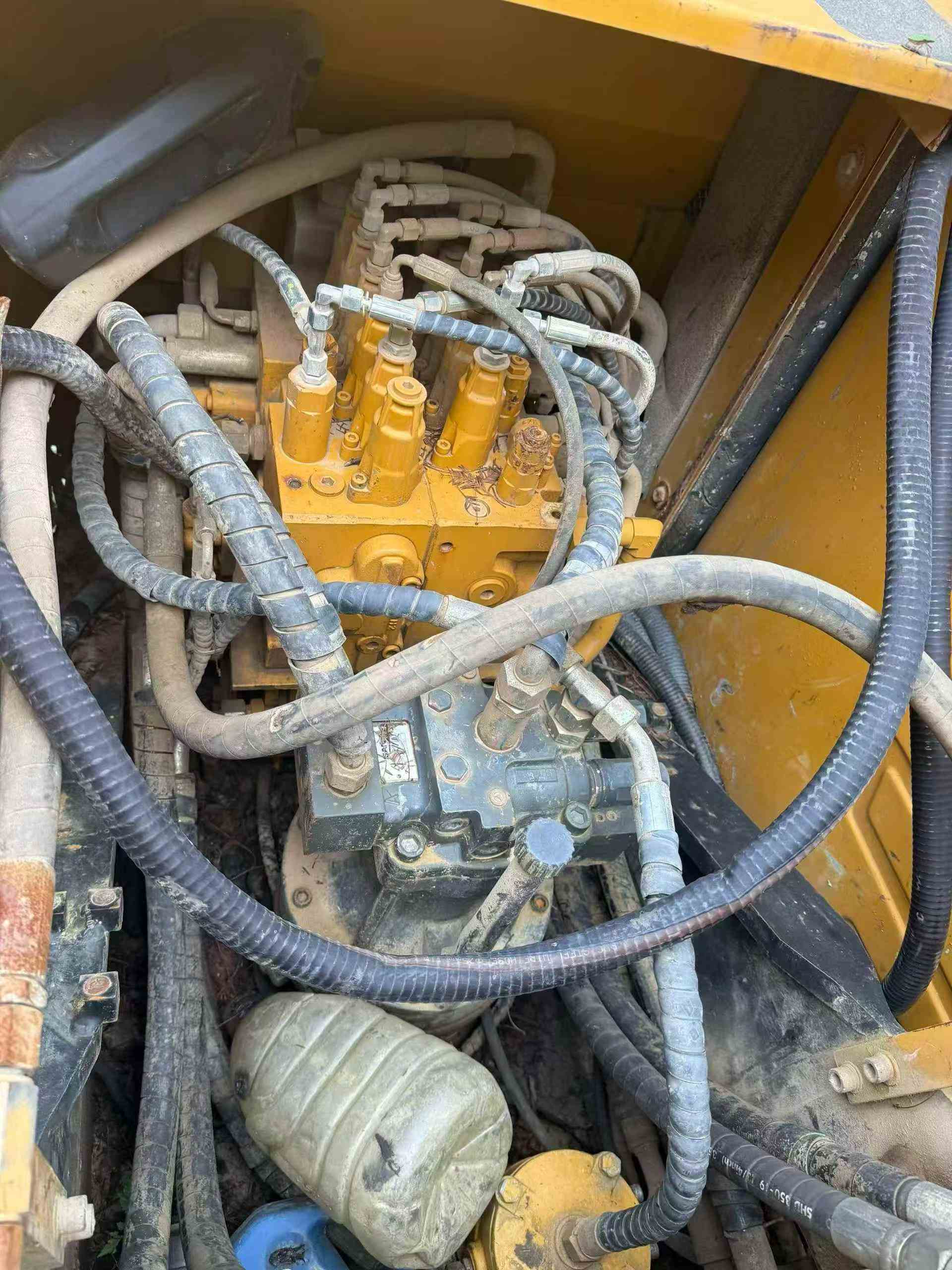 Buy Sany SY125C Used Excavator / 3 Buy Sany SY125C Used Excavator / 3