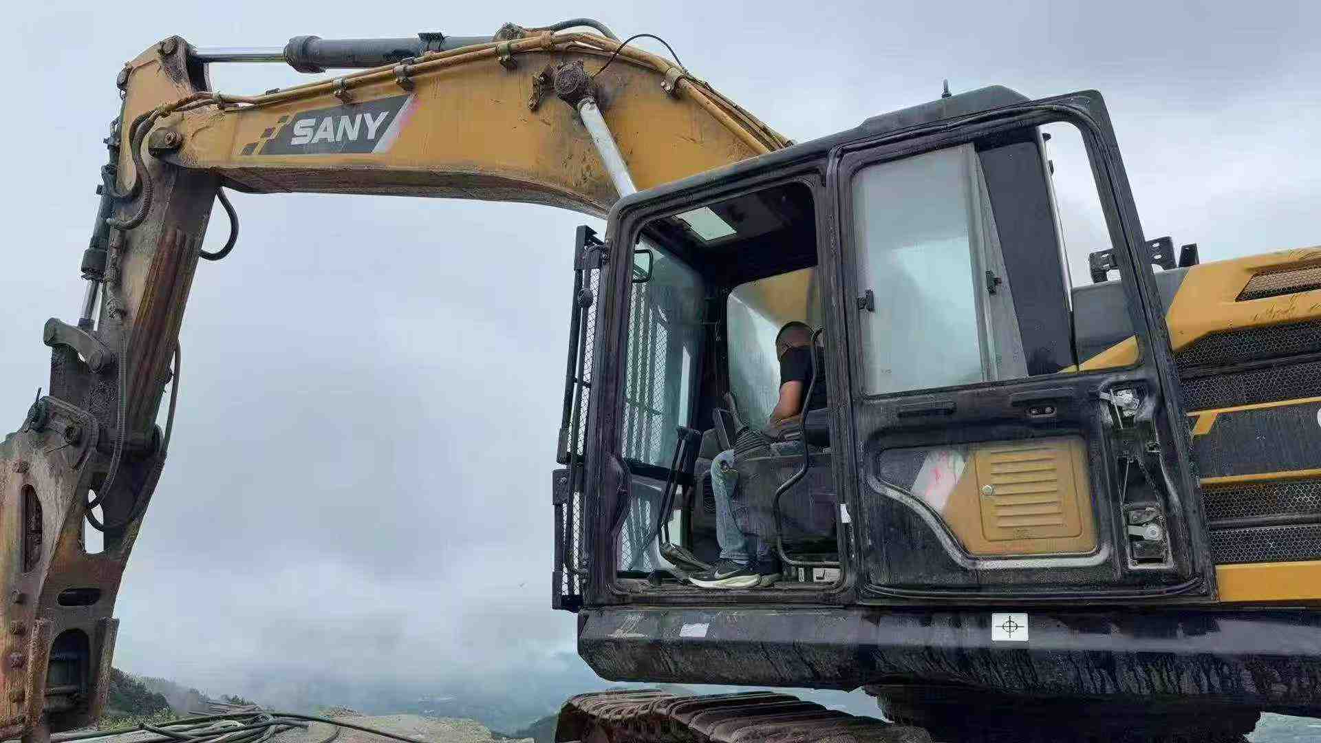 Buy Sany SY550H Used Excavator / 9 Buy Sany SY550H Used Excavator / 9