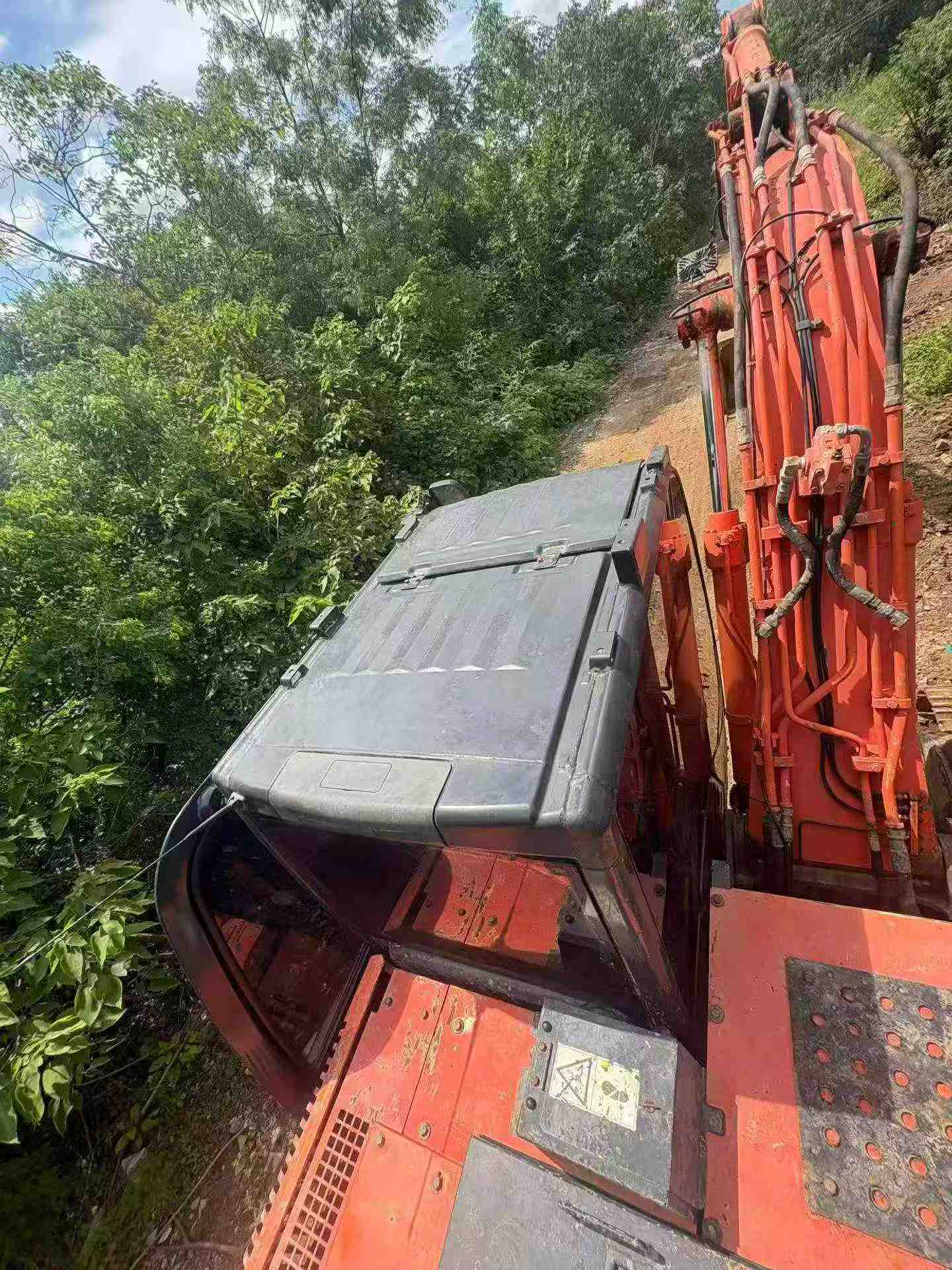 Buy Hitachi ZX130-5A Used Excavator / 8 Buy Hitachi ZX130-5A Used Excavator / 8