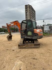 Buy Doosan DH60-7 Used Excavator / 3 Buy Doosan DH60-7 Used Excavator / 3