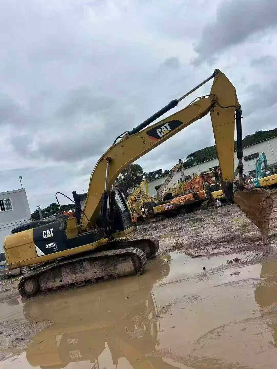 Buy Caterpillar 320D Used Excavator / 4