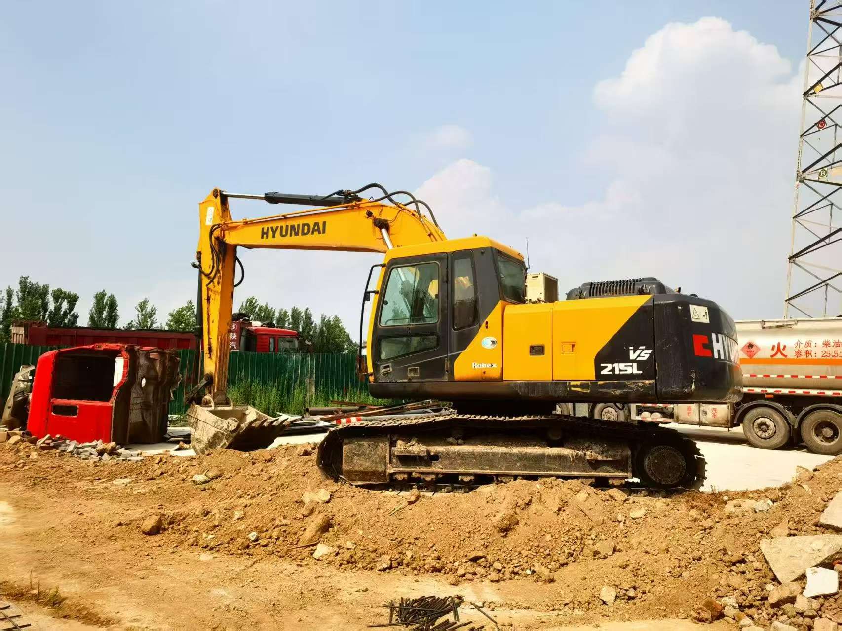 Buy Hyundai R225-7 Used Excavator / 1