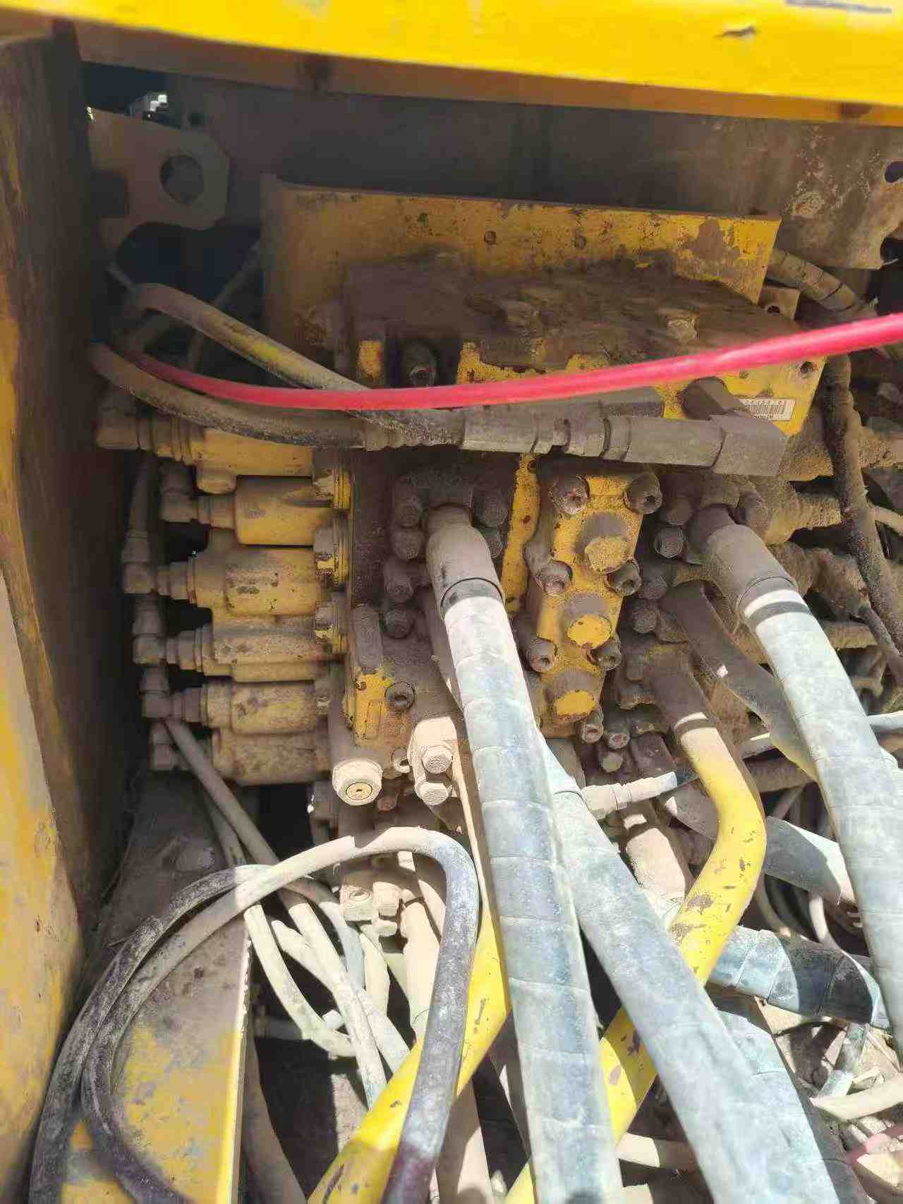 Buy Komatsu PC220-7 Used Excavator / 4