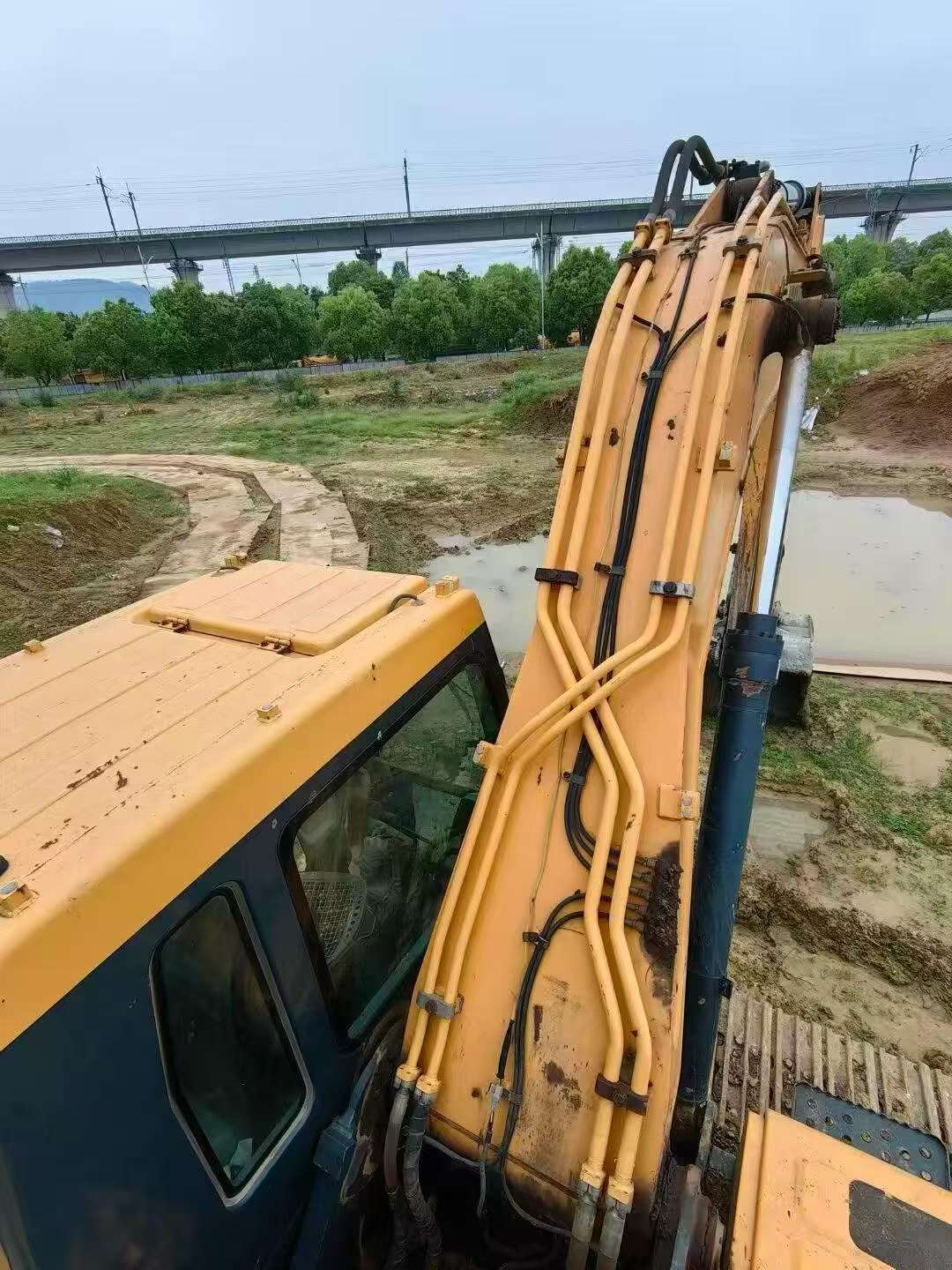 Buy Hyundai R215-7 Used Excavator / 6 Buy Hyundai R215-7 Used Excavator / 6