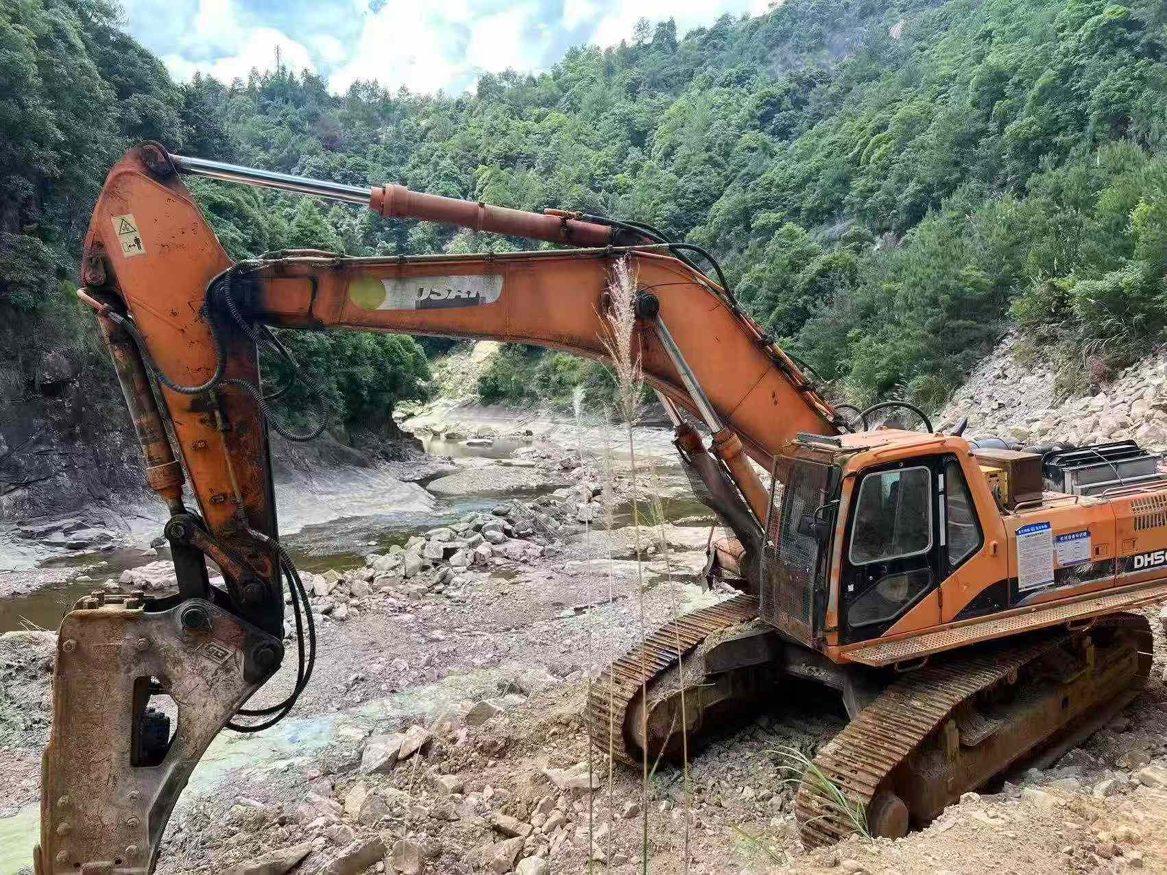 Buy Doosan DX500-SS Used Excavator / 4 Buy Doosan DX500-SS Used Excavator / 4