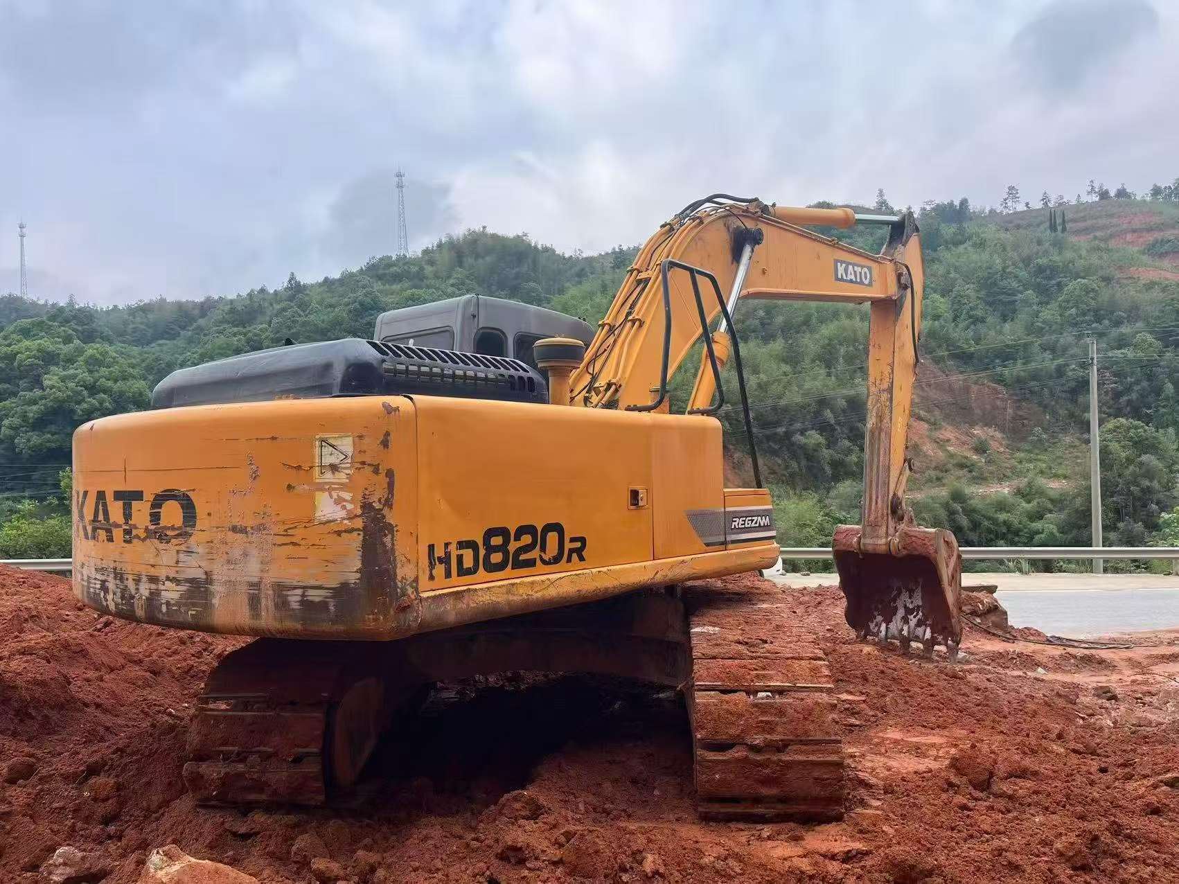 Buy Kato Used Excavator / 2 Buy Kato Used Excavator / 2