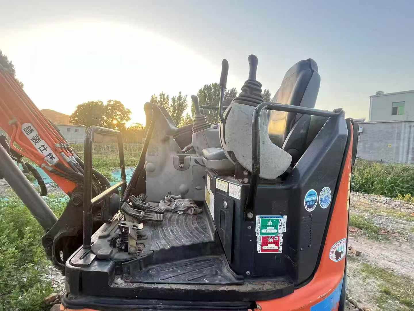 Buy Hitachi EX30-2 Used Excavator / 6 Buy Hitachi EX30-2 Used Excavator / 6