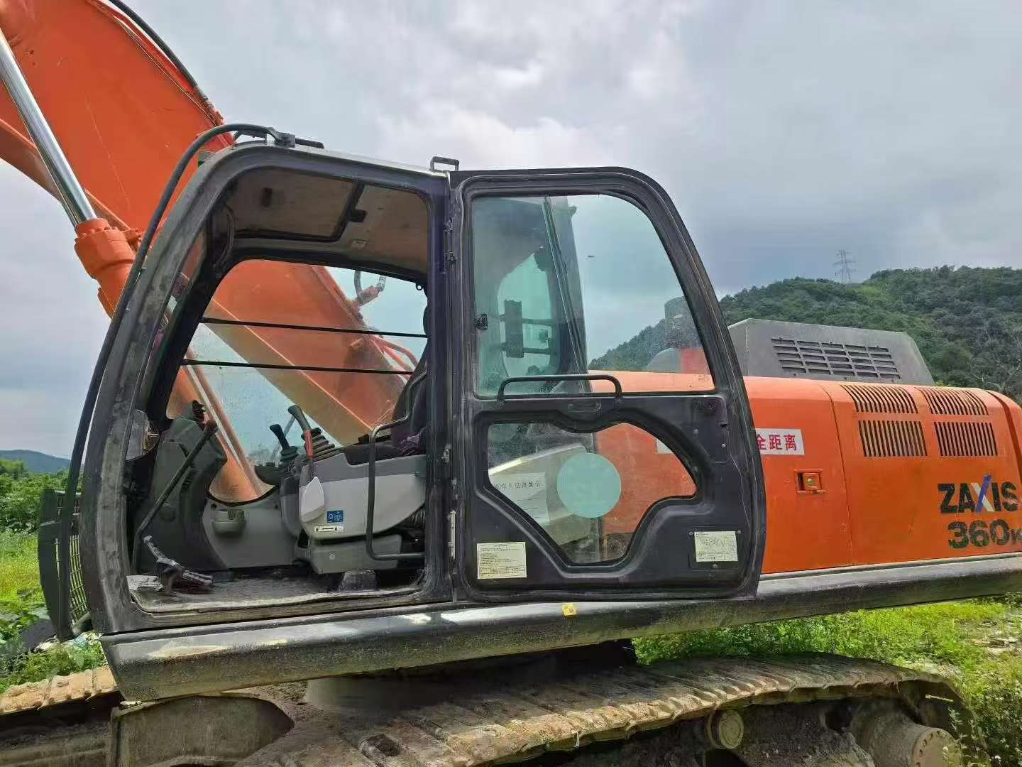 Buy Hitachi ZX360K-5A Used Excavator / 2 Buy Hitachi ZX360K-5A Used Excavator / 2