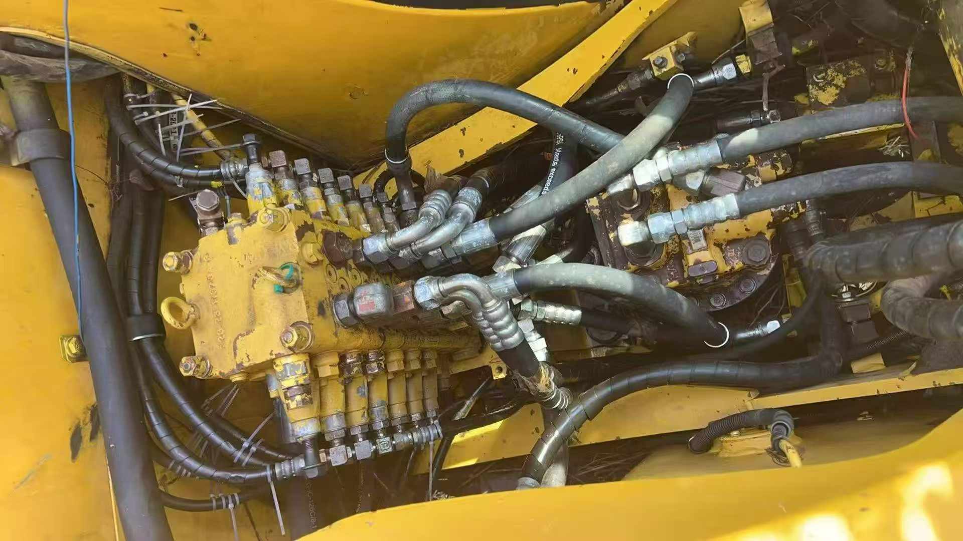 Buy Komatsu PC60-7 Used Excavator / 4 Buy Komatsu PC60-7 Used Excavator / 4