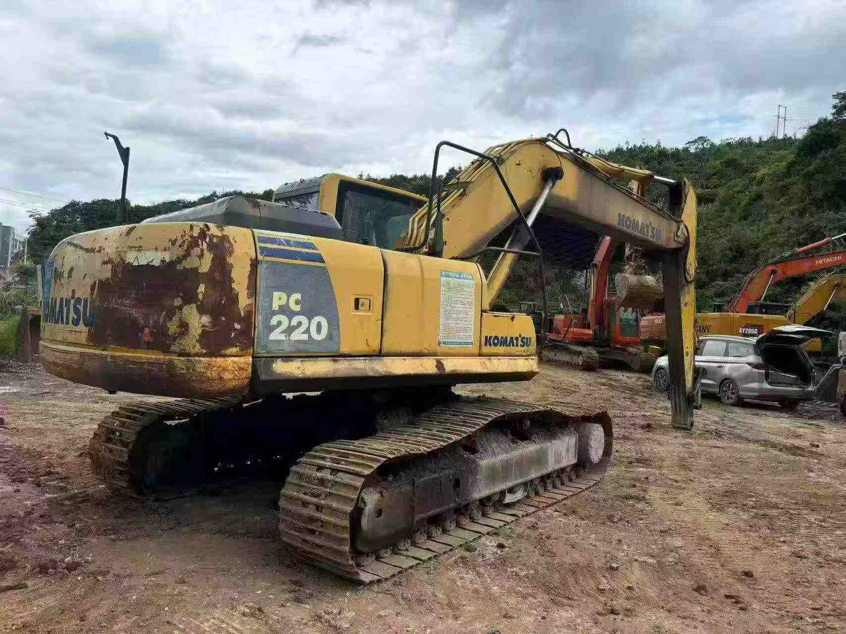 Buy Komatsu PC220-8 Used Excavator / 1