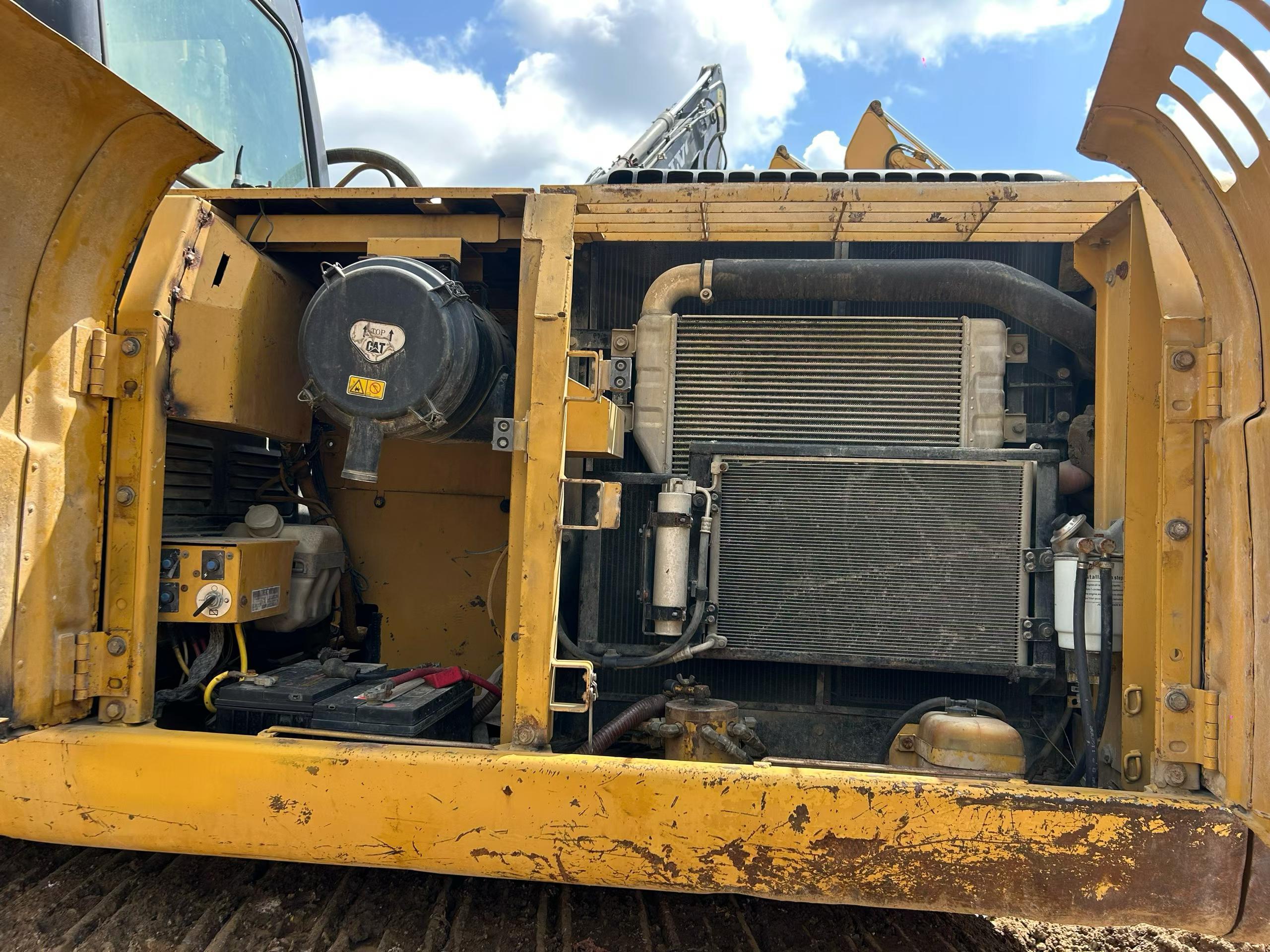 Buy Caterpillar 320D Used Excavator / 6 Buy Caterpillar 320D Used Excavator / 6