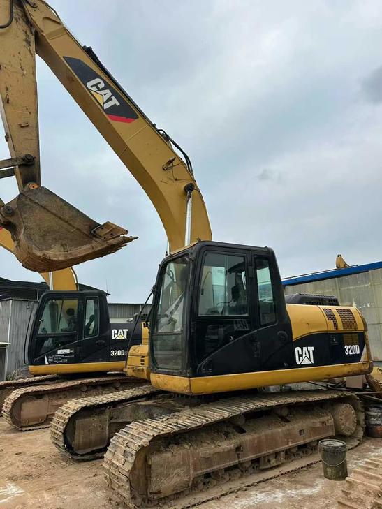 Buy Caterpillar 320D Used Excavator / 1