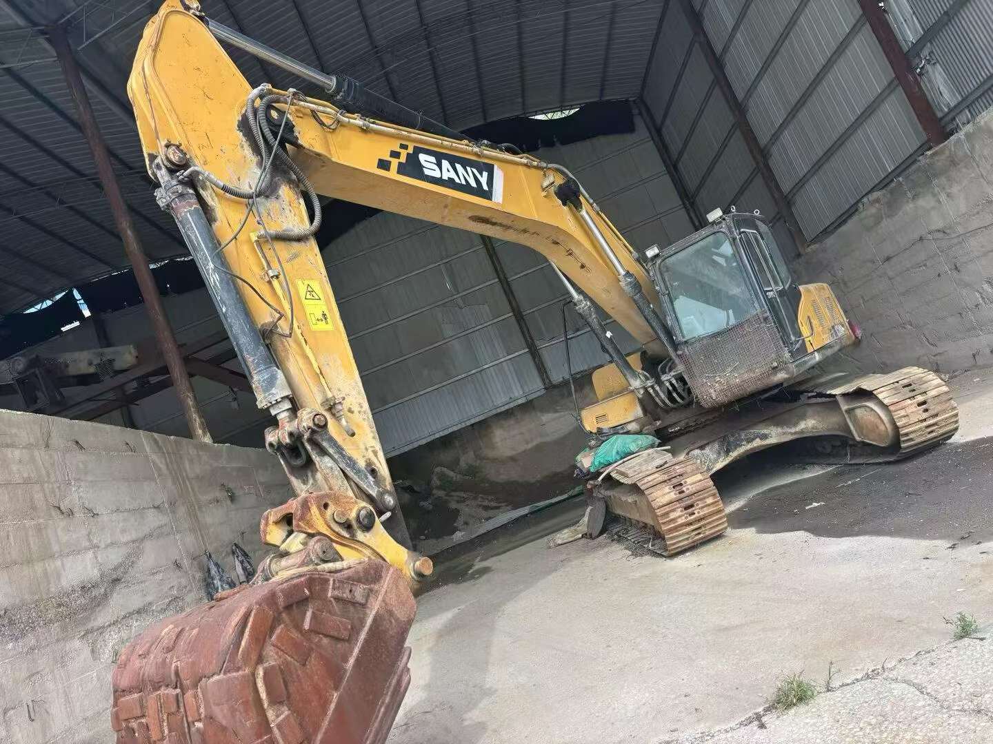 Buy Sany SY215C Used Excavator / 3 Buy Sany SY215C Used Excavator / 3