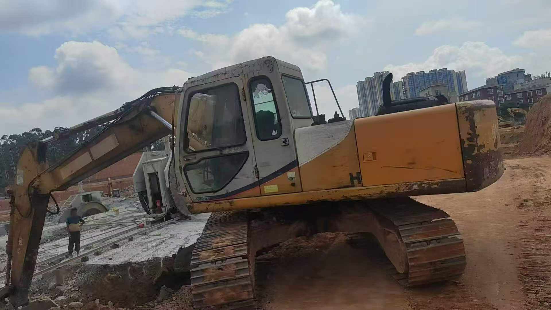Buy Kato Used Excavator / 1