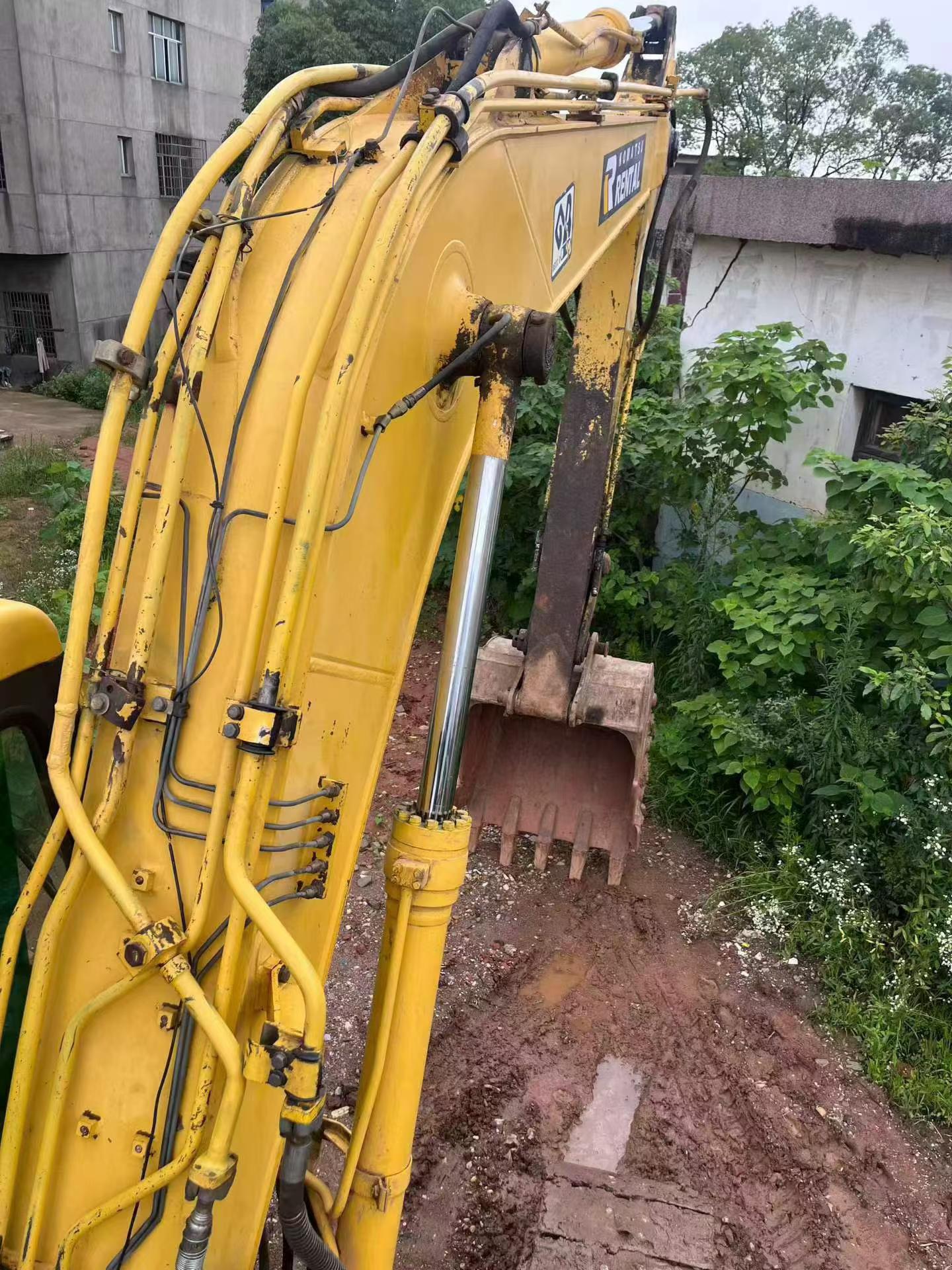 Buy Komatsu PC120-6 Used Excavator / 8
