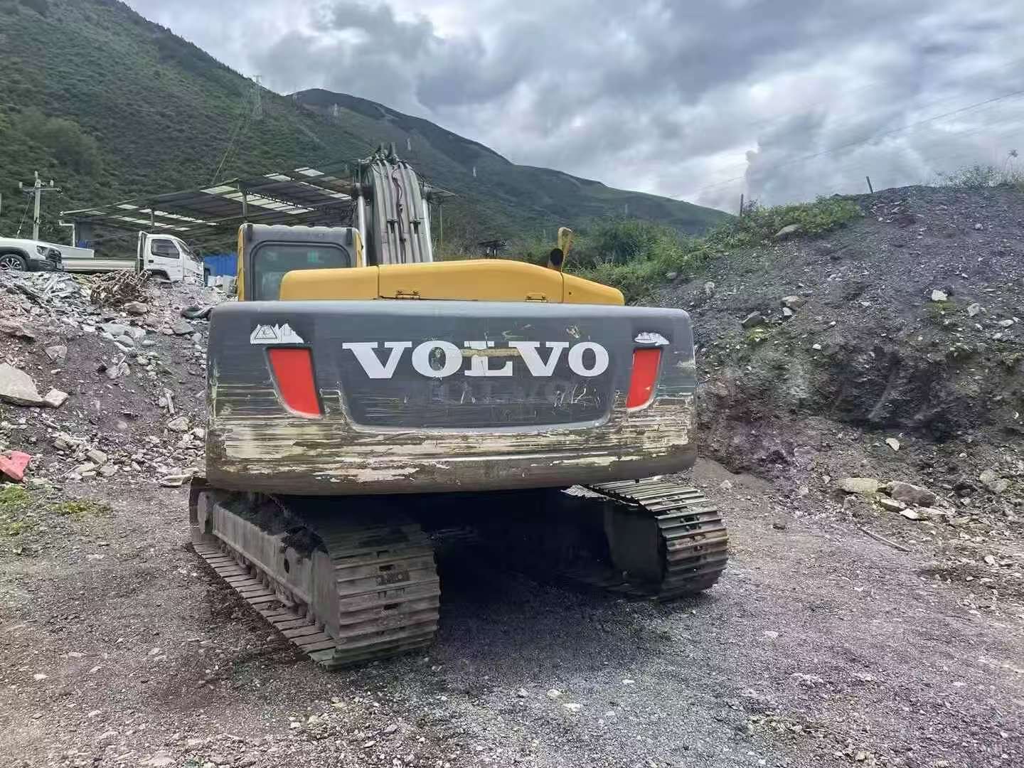 Buy Volvo EC240 Used Excavator / 2 Buy Volvo EC240 Used Excavator / 2
