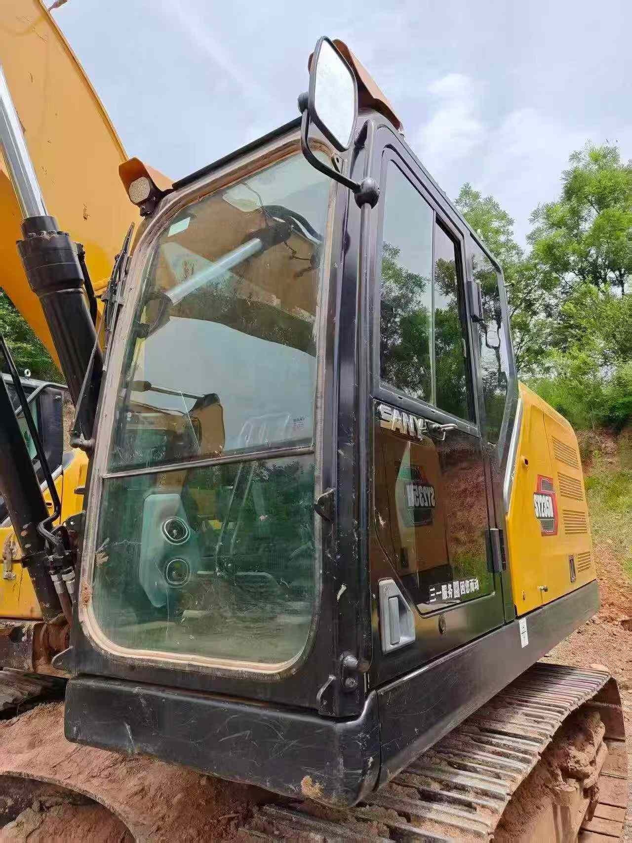Buy Sany SY235C Used Excavator / 4 Buy Sany SY235C Used Excavator / 4