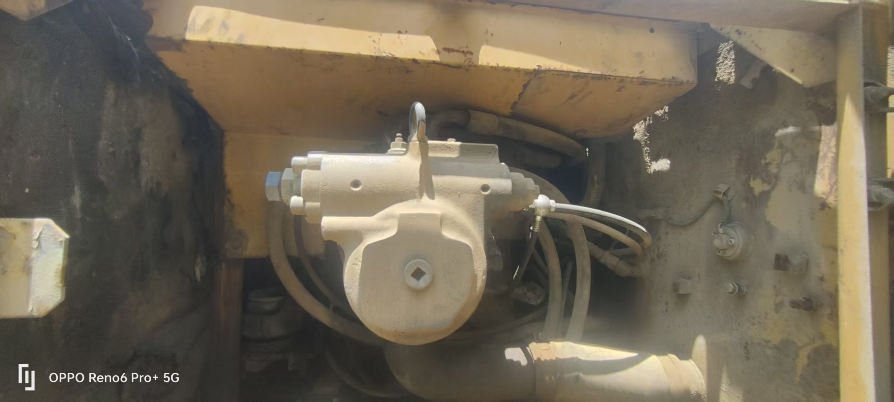 Buy Komatsu PC200-6 Used Excavator / 7 Buy Komatsu PC200-6 Used Excavator / 7