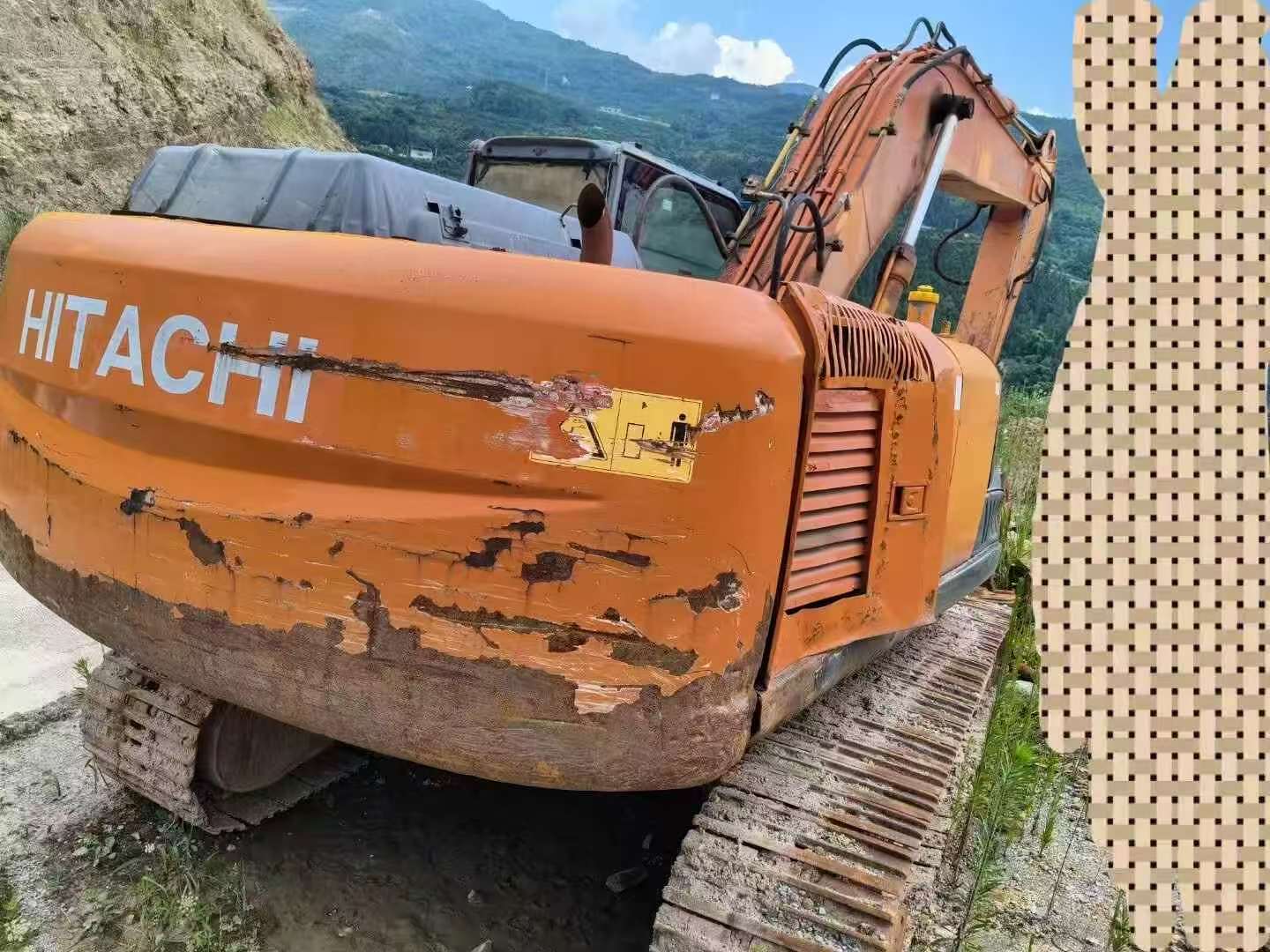 Buy Hitachi ZX240 Used Excavator / 1