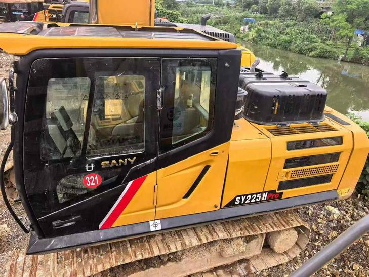 Buy Sany SY225C Used Excavator / 1