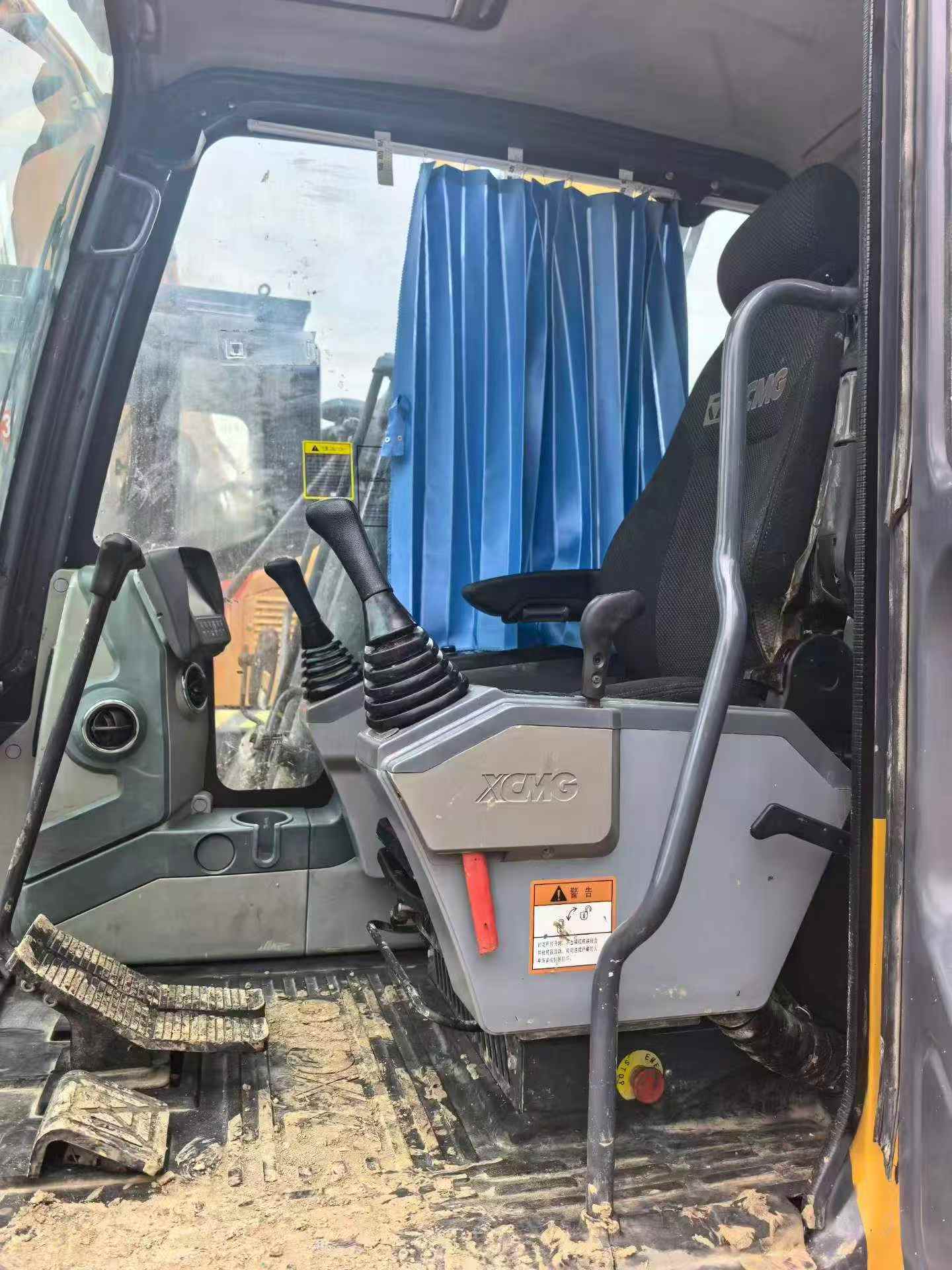 Buy XCMG XE135B Used Excavator / 3 Buy XCMG XE135B Used Excavator / 3