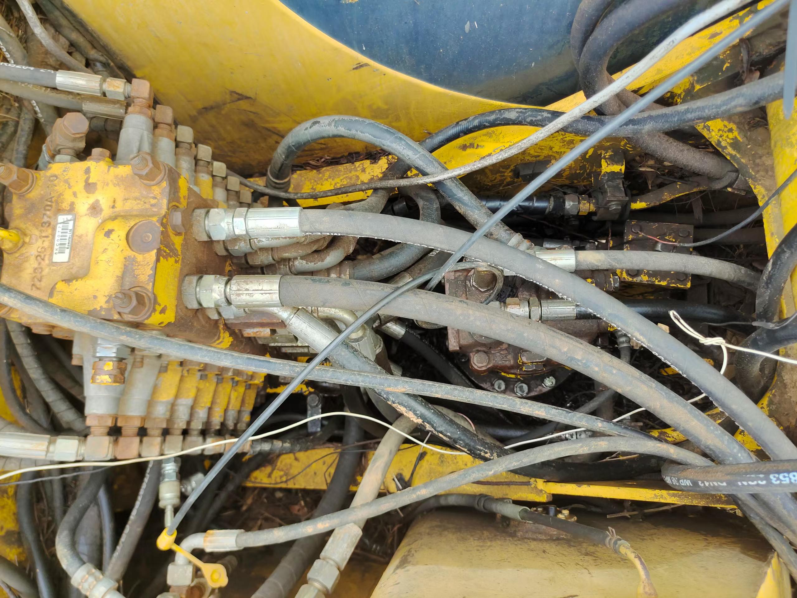 Buy Komatsu PC60-7 Used Excavator / 4 Buy Komatsu PC60-7 Used Excavator / 4