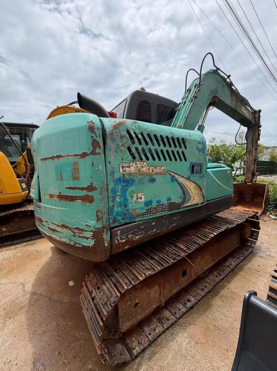 Buy Kobelco SK75 Used Excavator / 1