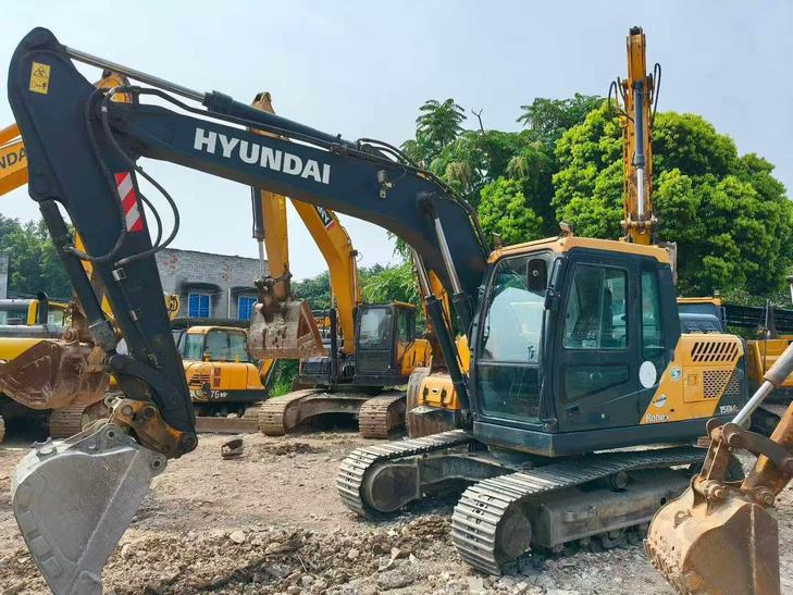 Buy Hyundai R130W Used Excavator / 1