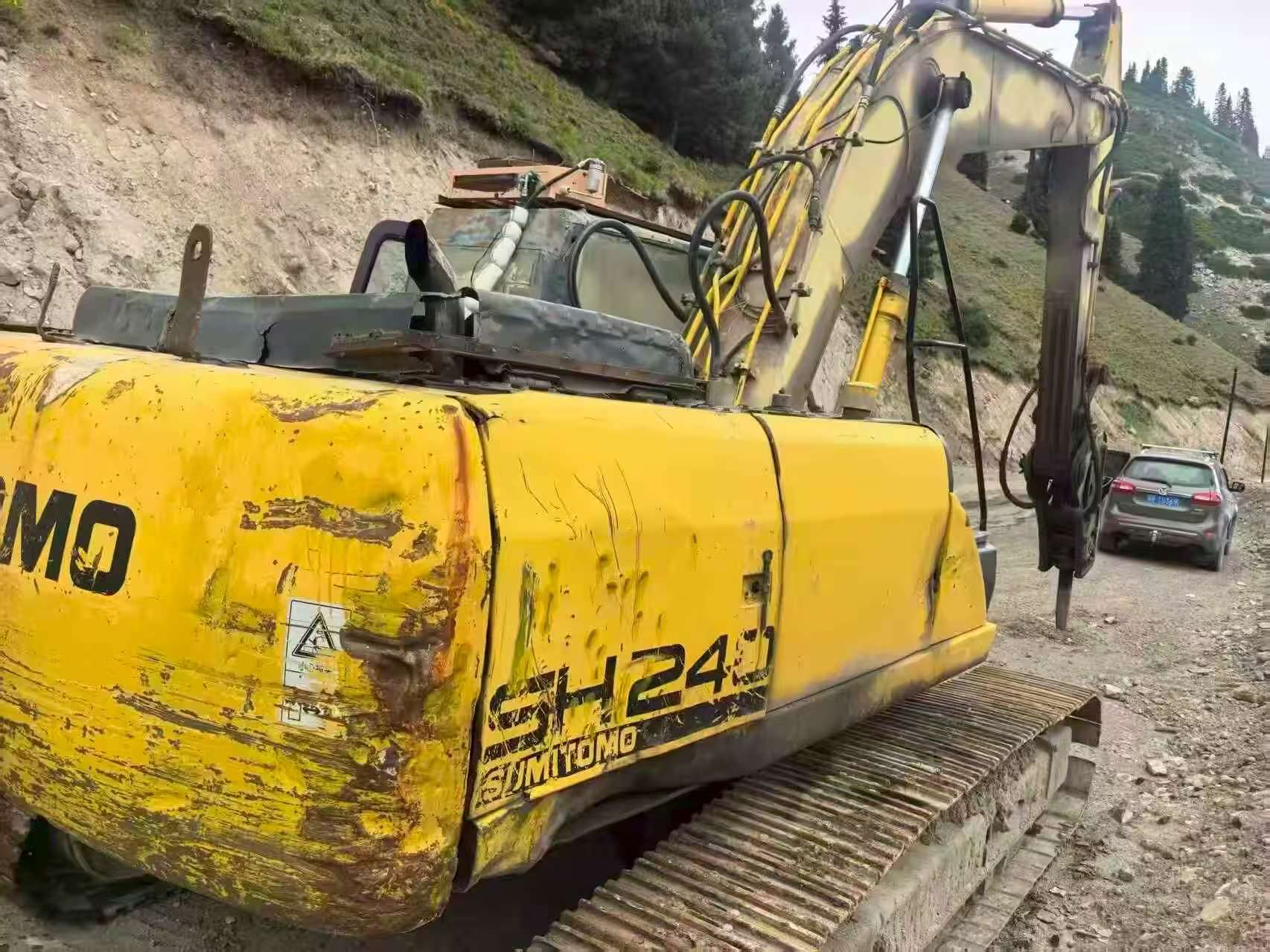 Buy Sumitomo SH240-3 Used Excavator / 1