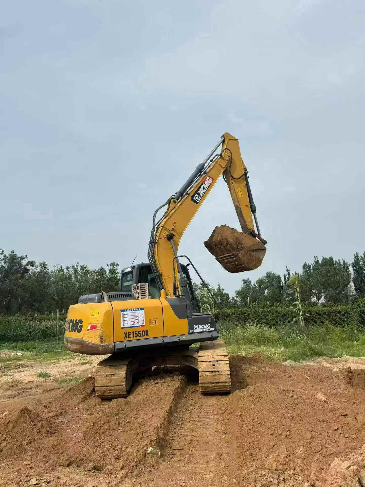 Buy XCMG XE155DK Used Excavator / 3 Buy XCMG XE155DK Used Excavator / 3