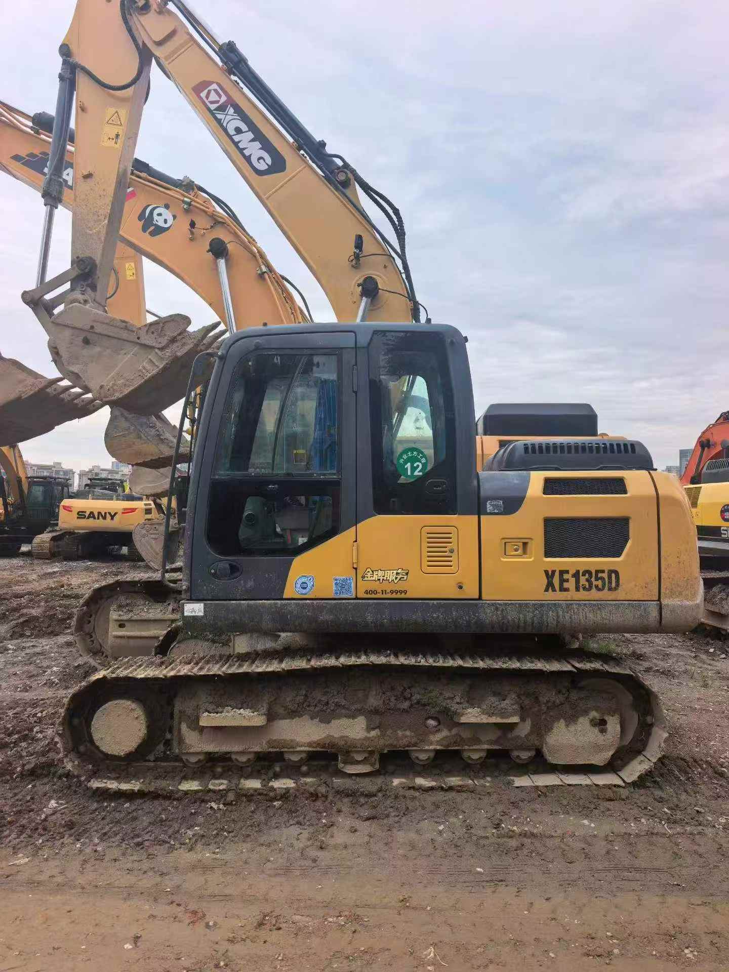 Buy XCMG XE135B Used Excavator / 1